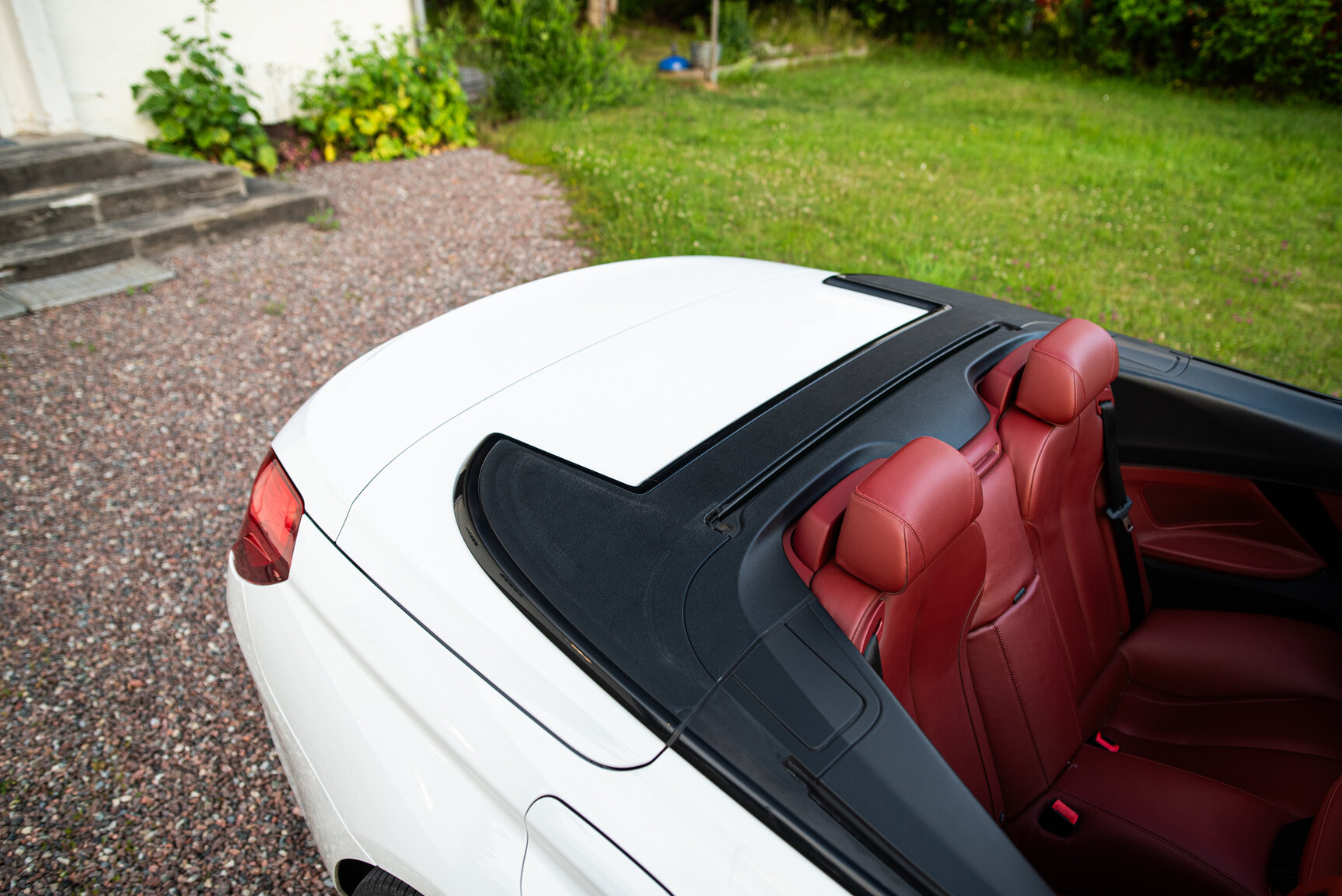 Exteriörbild på 2011 BMW 650i Cabriolet