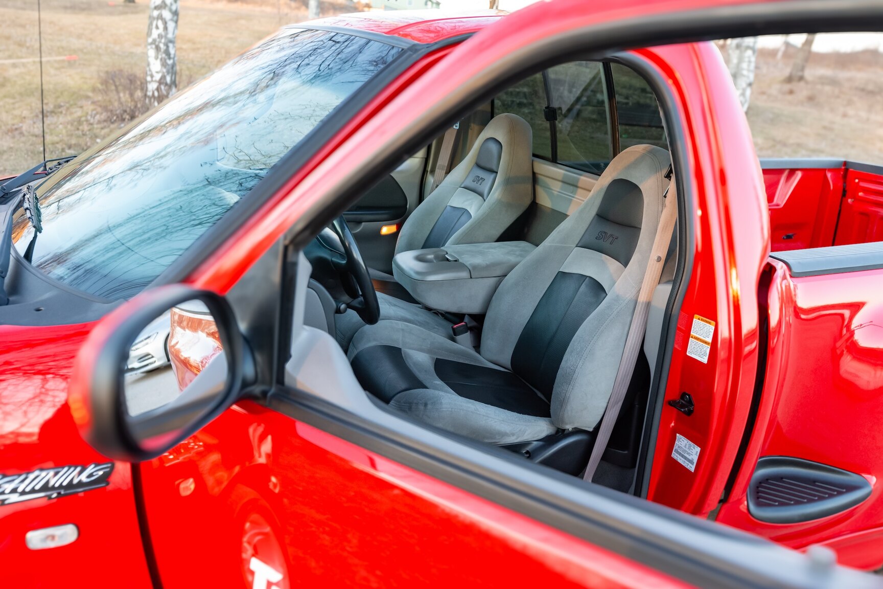 Interior image of 2000 FORD F-150 SVT Lightning