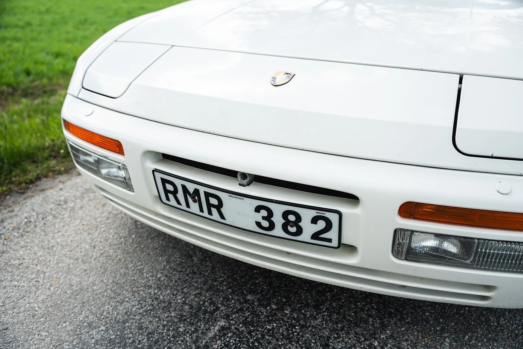 Exterior image of 1990 Porsche 944 S2 Cabriolet  (28)
