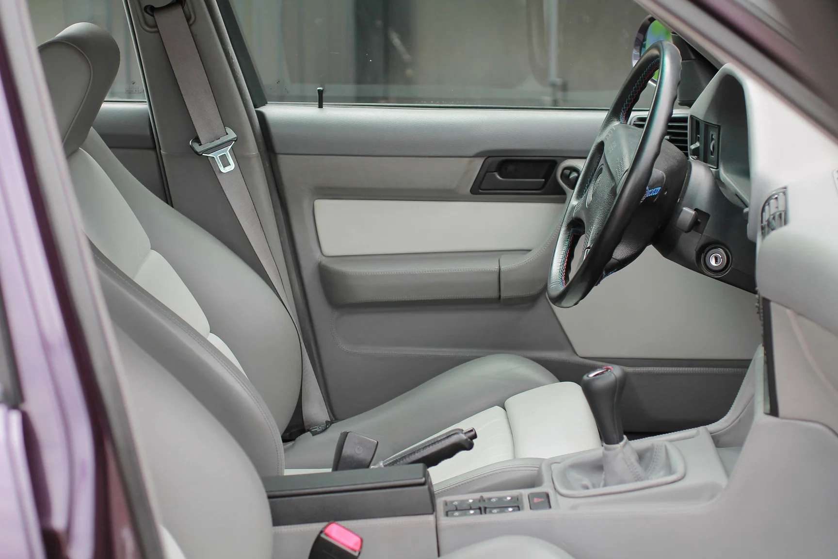 Interior image of 1993 BMW M5 Touring 3.8 Manual (9)
