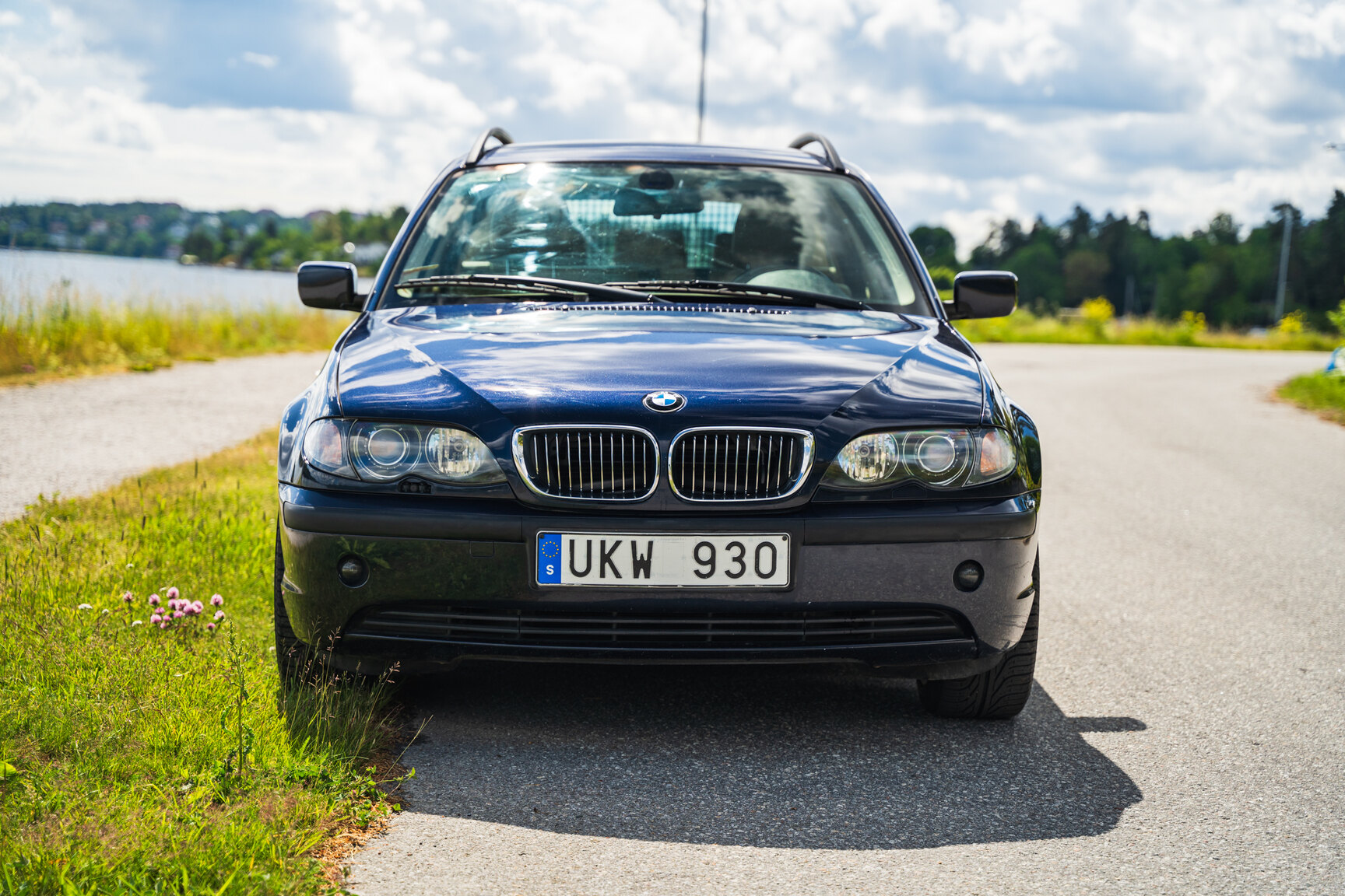Exteriörbild på 2003 BMW 320i Touring