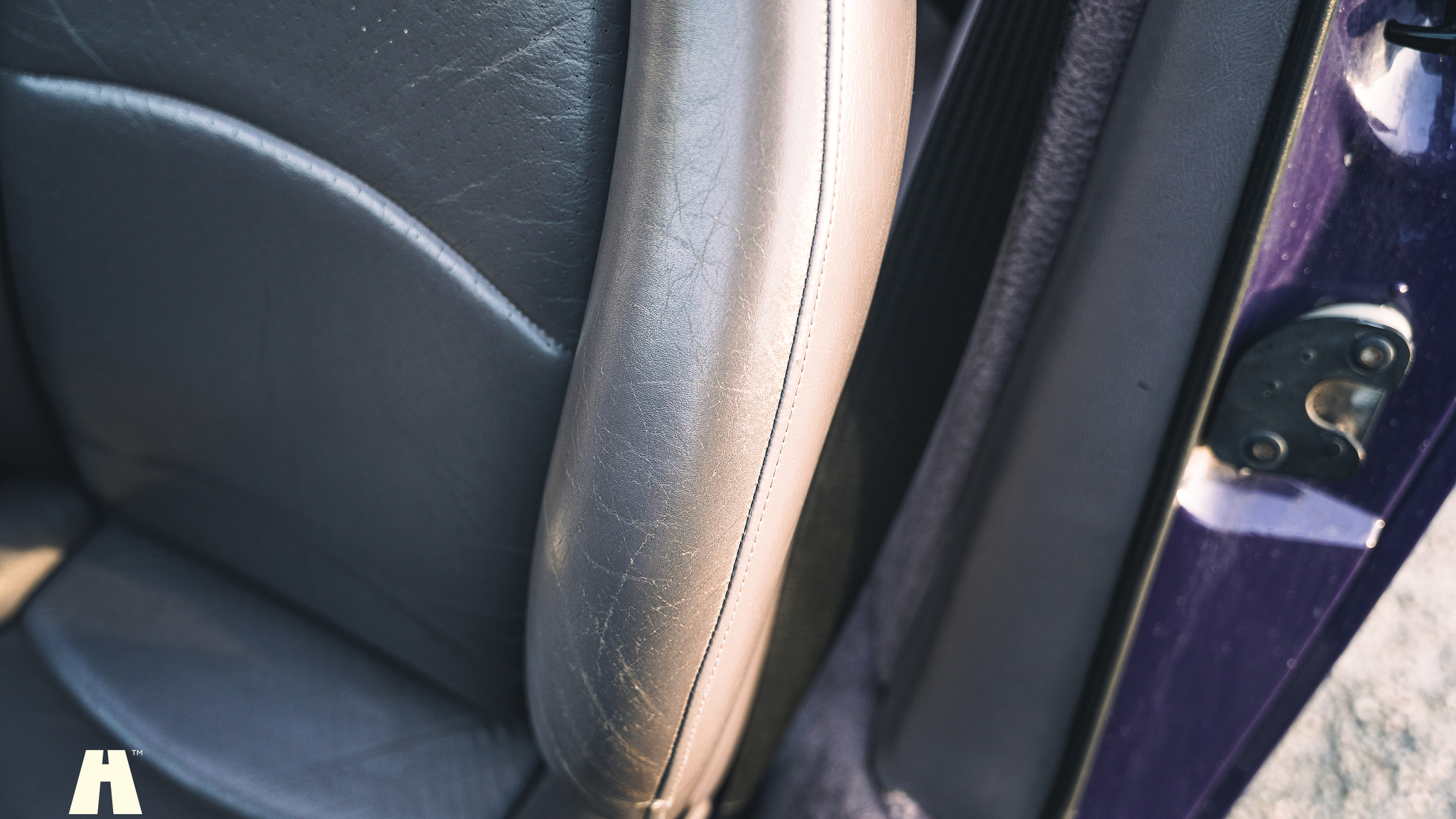 Interior image of 1994 Porsche 993 Cabriolet (59)