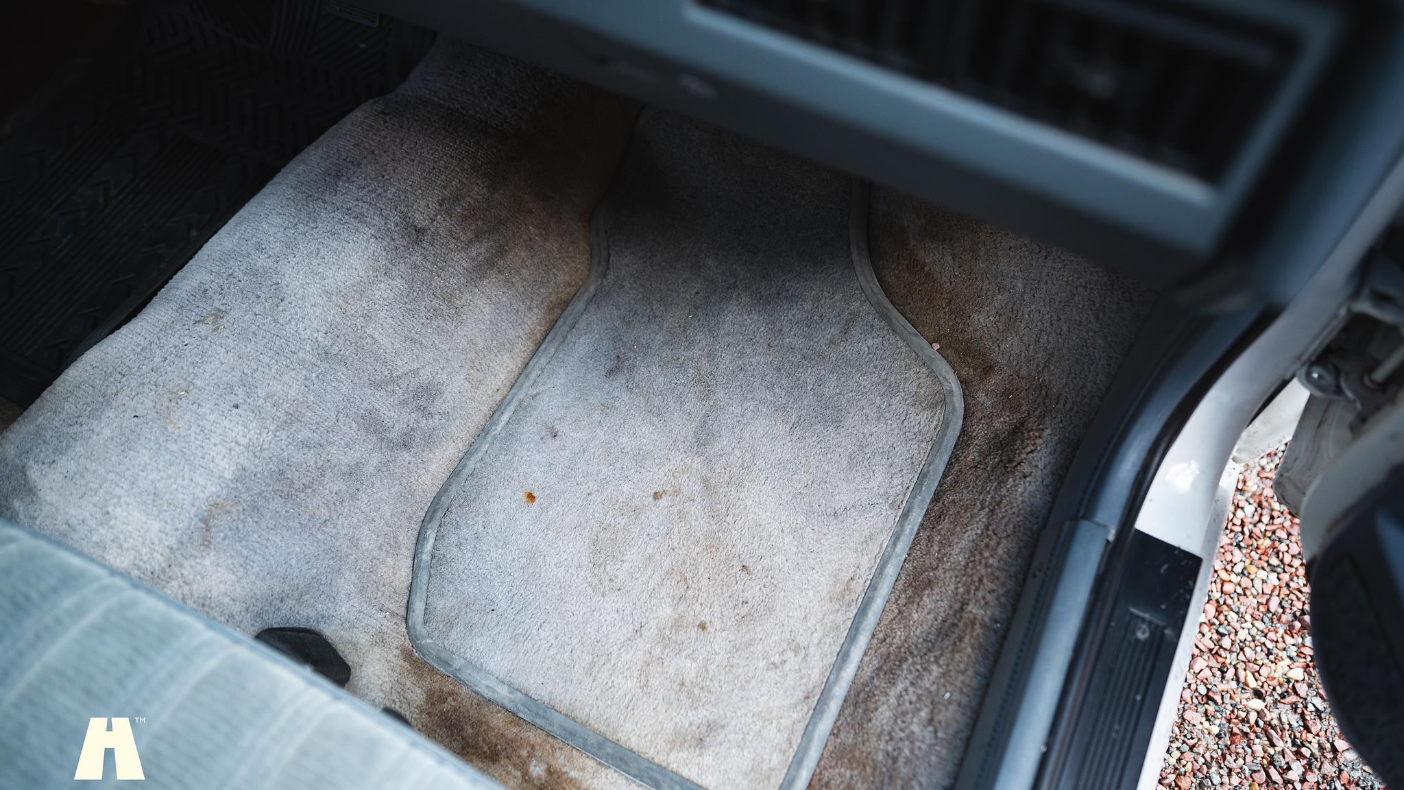 Interior image of 1994 Oldsmobile Cutlass Ciera Sedan 3.1 (31)