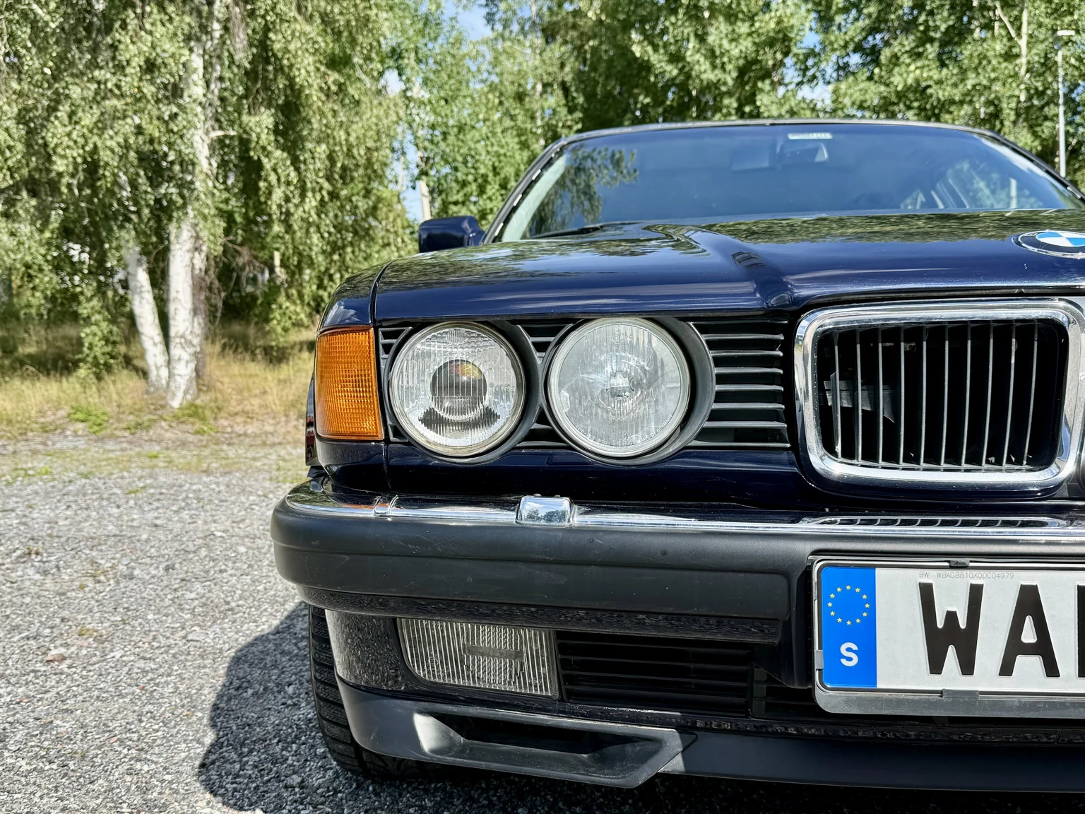 Exteriörbild på 1990 BMW 750i (13)
