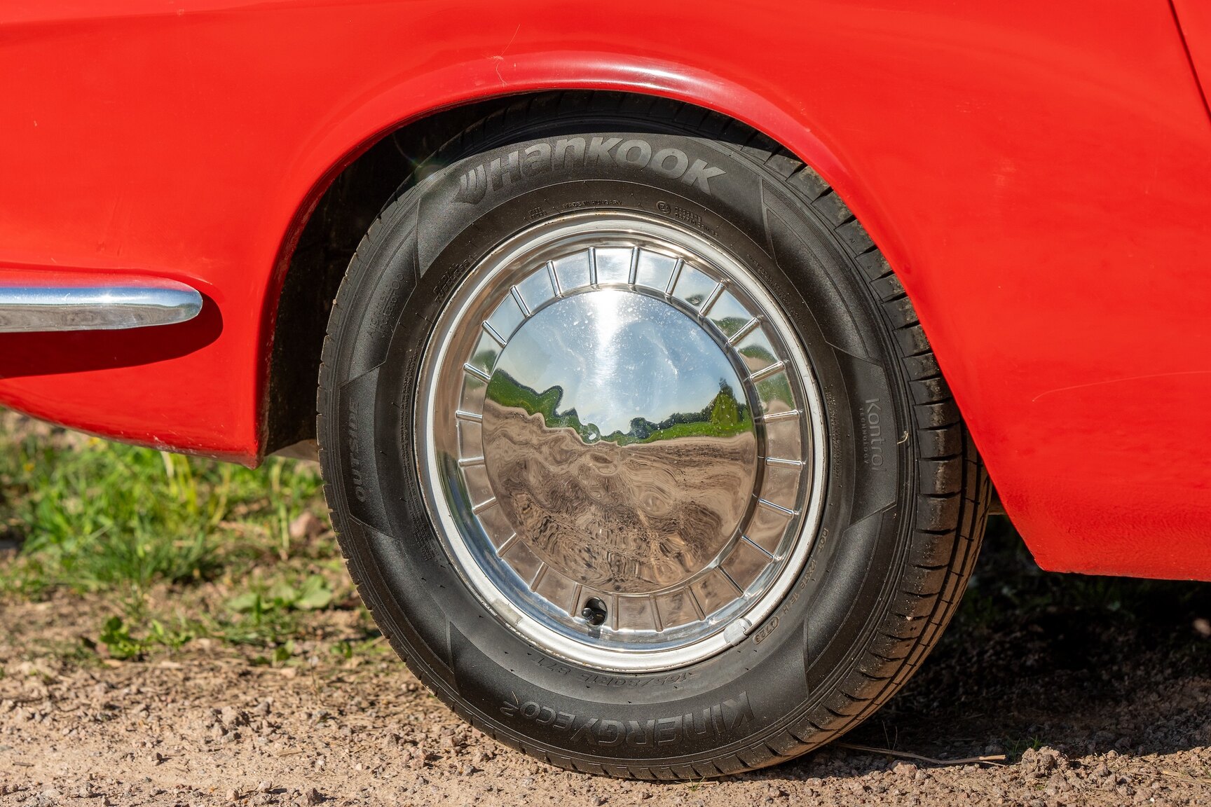 Exterior image of 1961 Volvo P1800