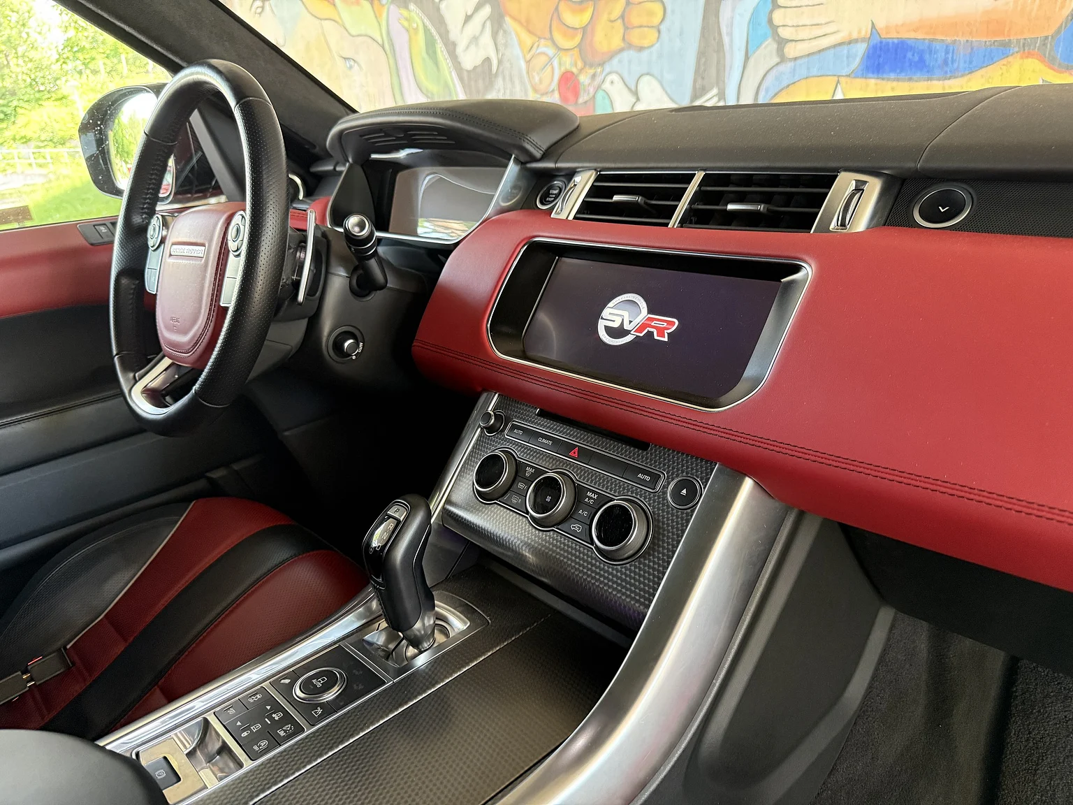 Interiörbild 2017 Range Rover Sport SVR (81)