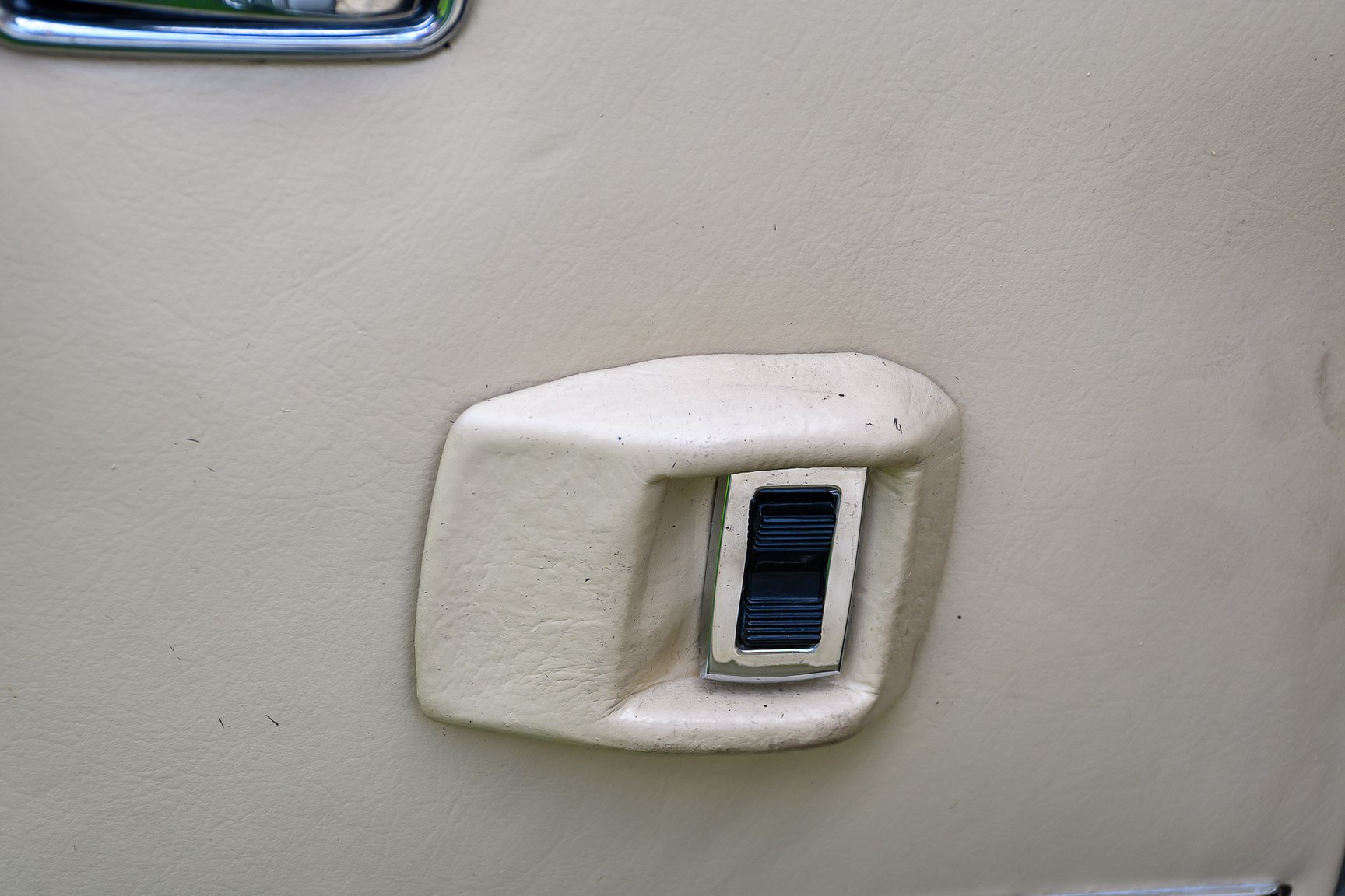 Interior image of 1969 Mercedes-Benz 300 SEL
