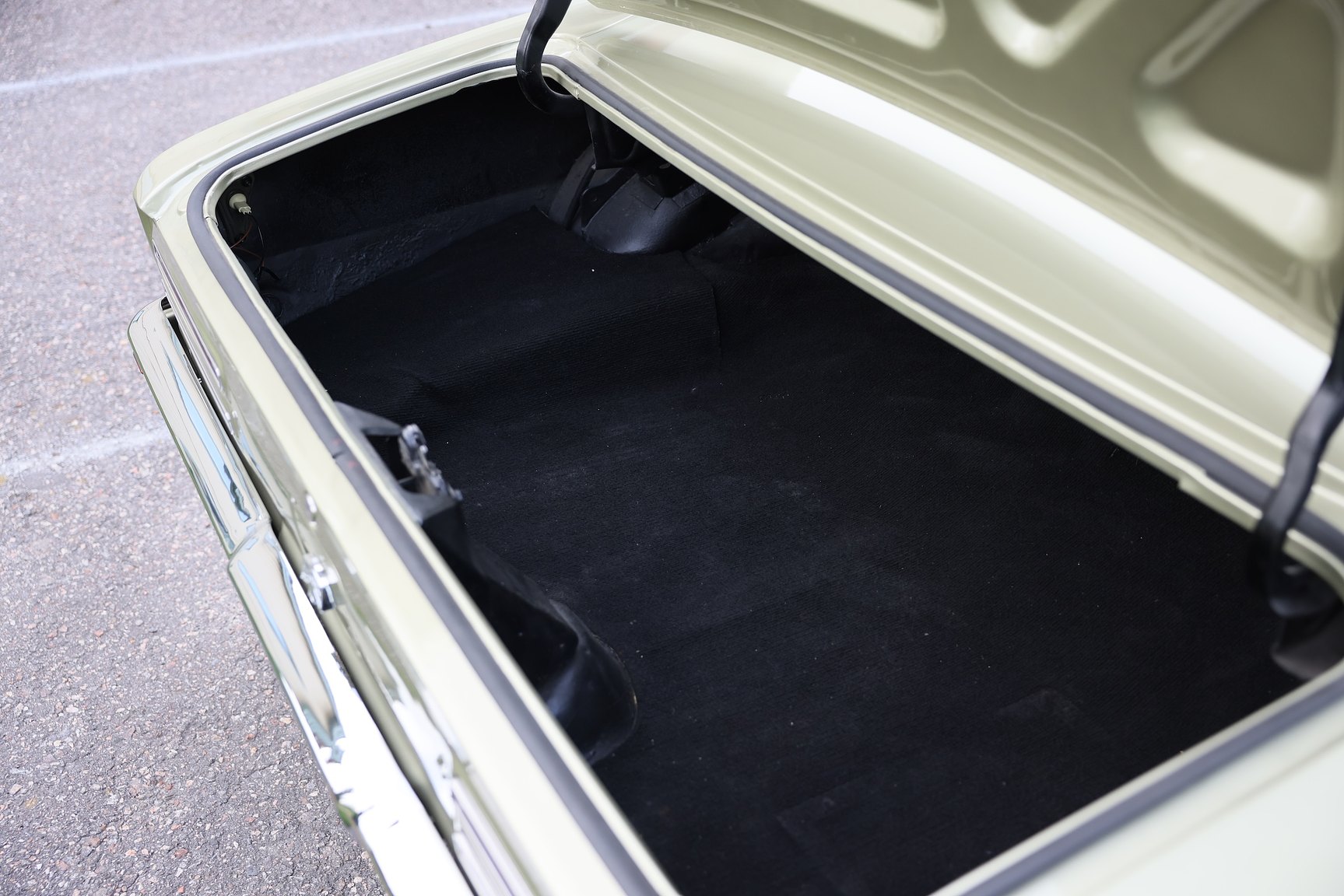 Interior image of 1968 Pontiac Firebird 400 Ram Air