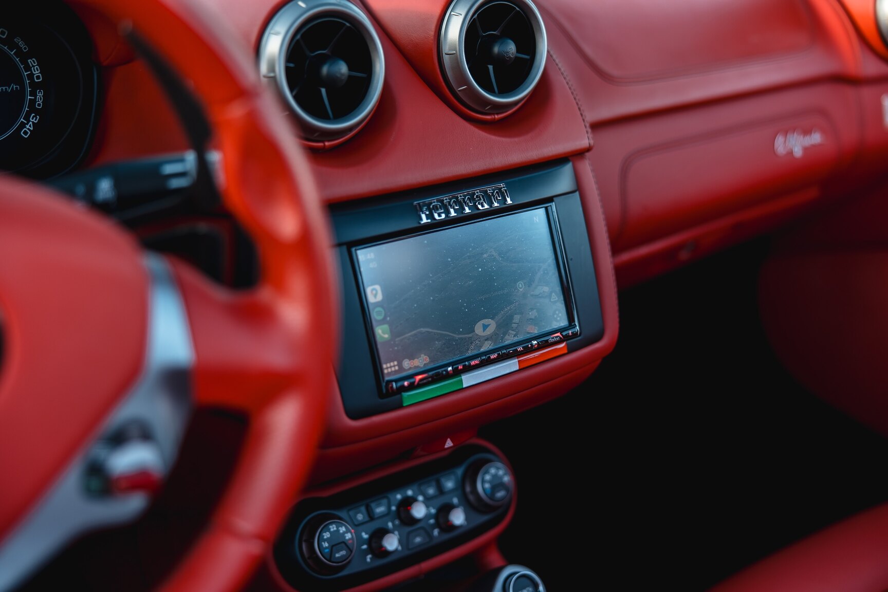Interior image of 2011 Ferrari California 