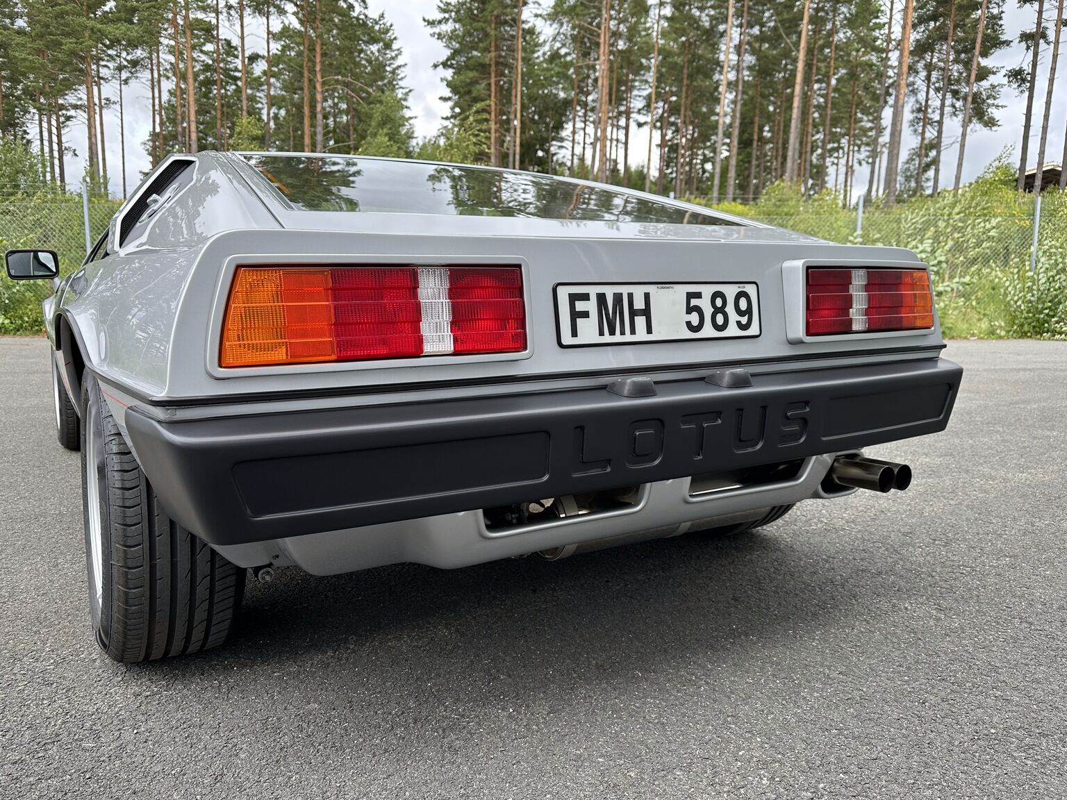 Exteriörbild på 1987 Lotus Esprit S3