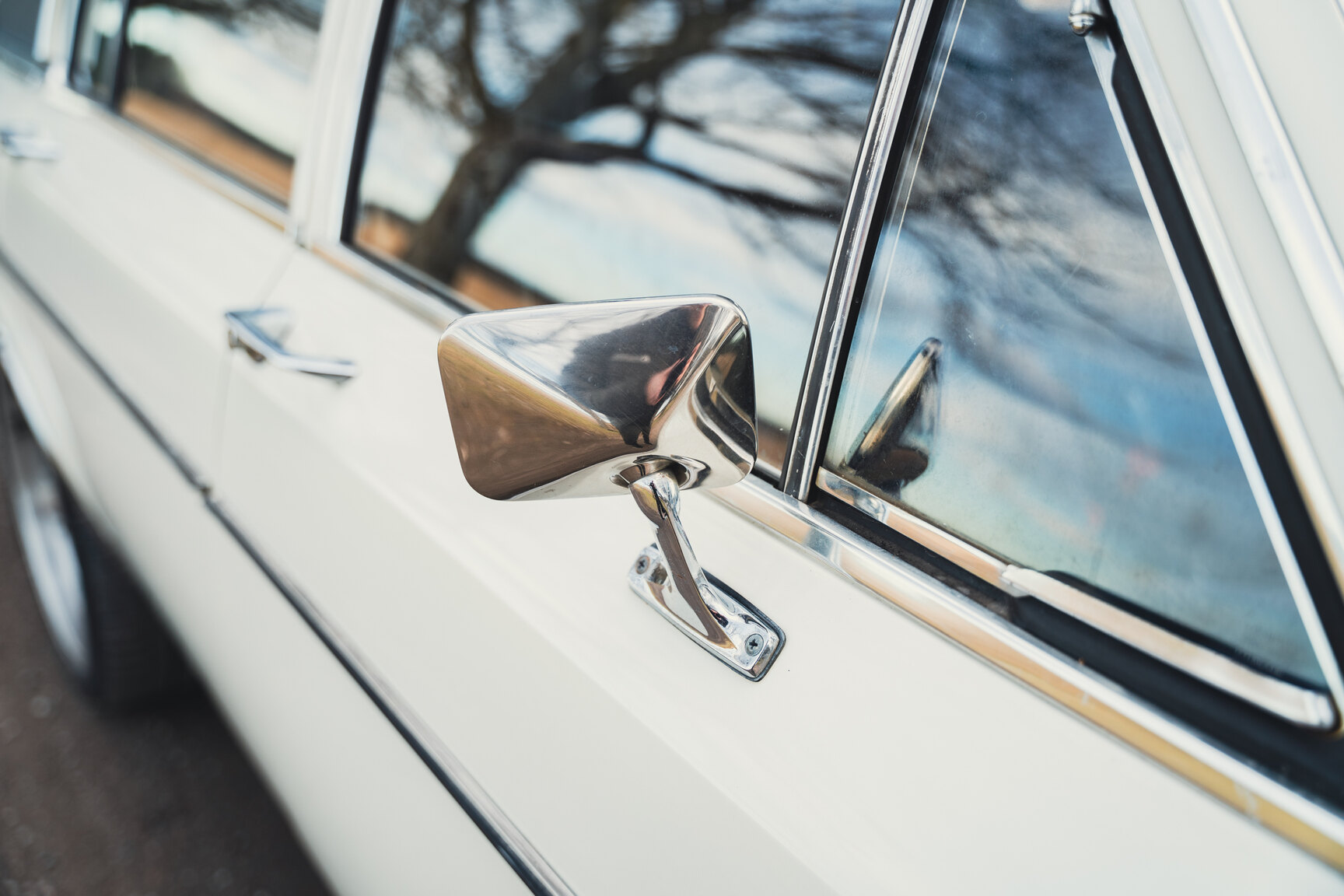Exterior image of 1973 Opel Diplomat V8