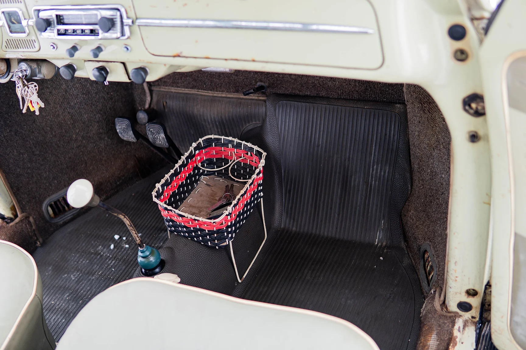 Interior image of 1959 Volkswagen 1200 (51)