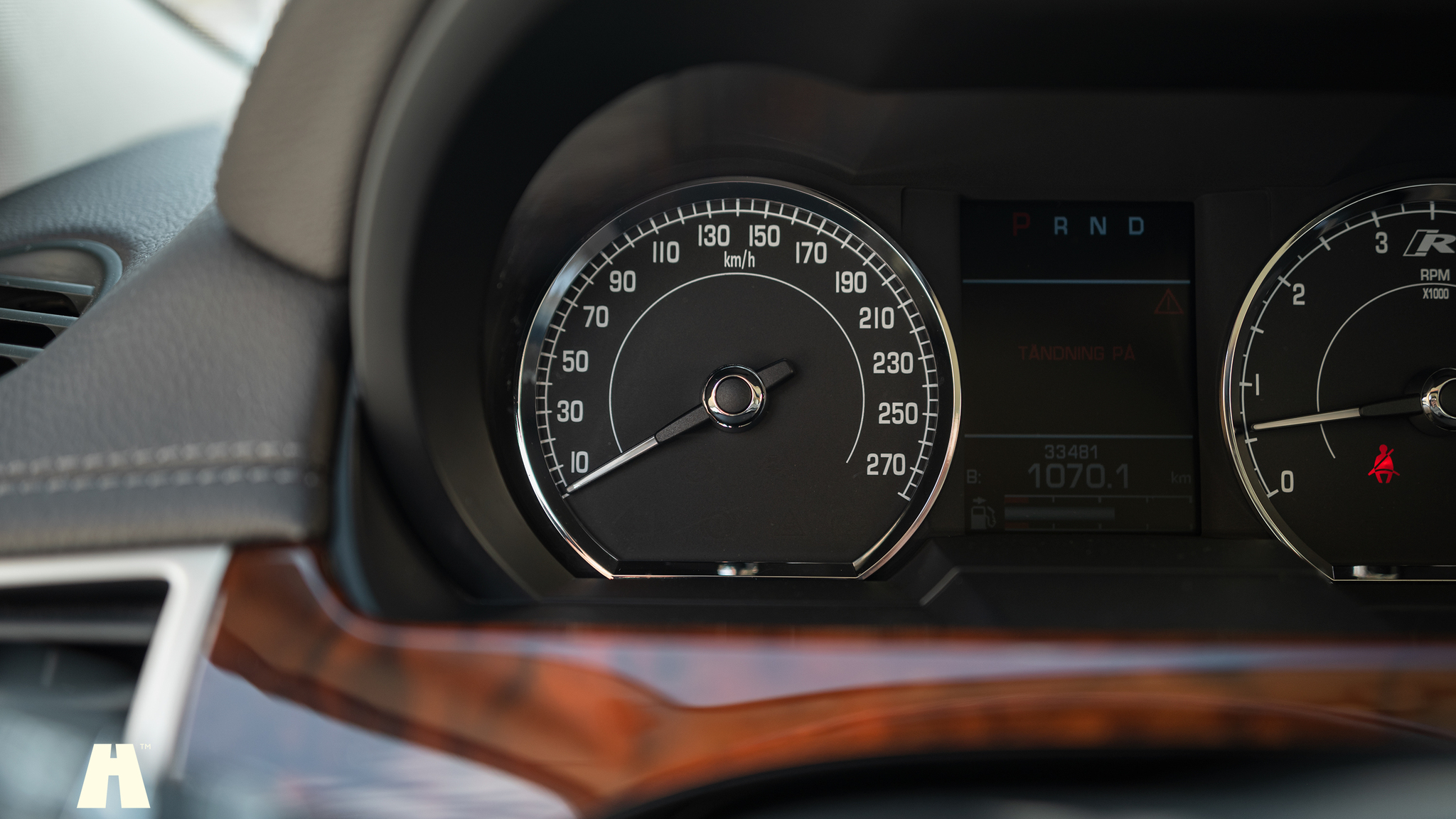 Interior image of 2008 Jaguar XKR (39)