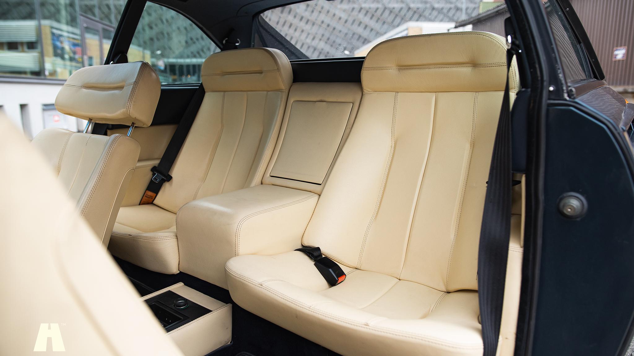 Interior image of 1985 Ferrari Mondial Quattrovalvole Design by Pininfarina (37)