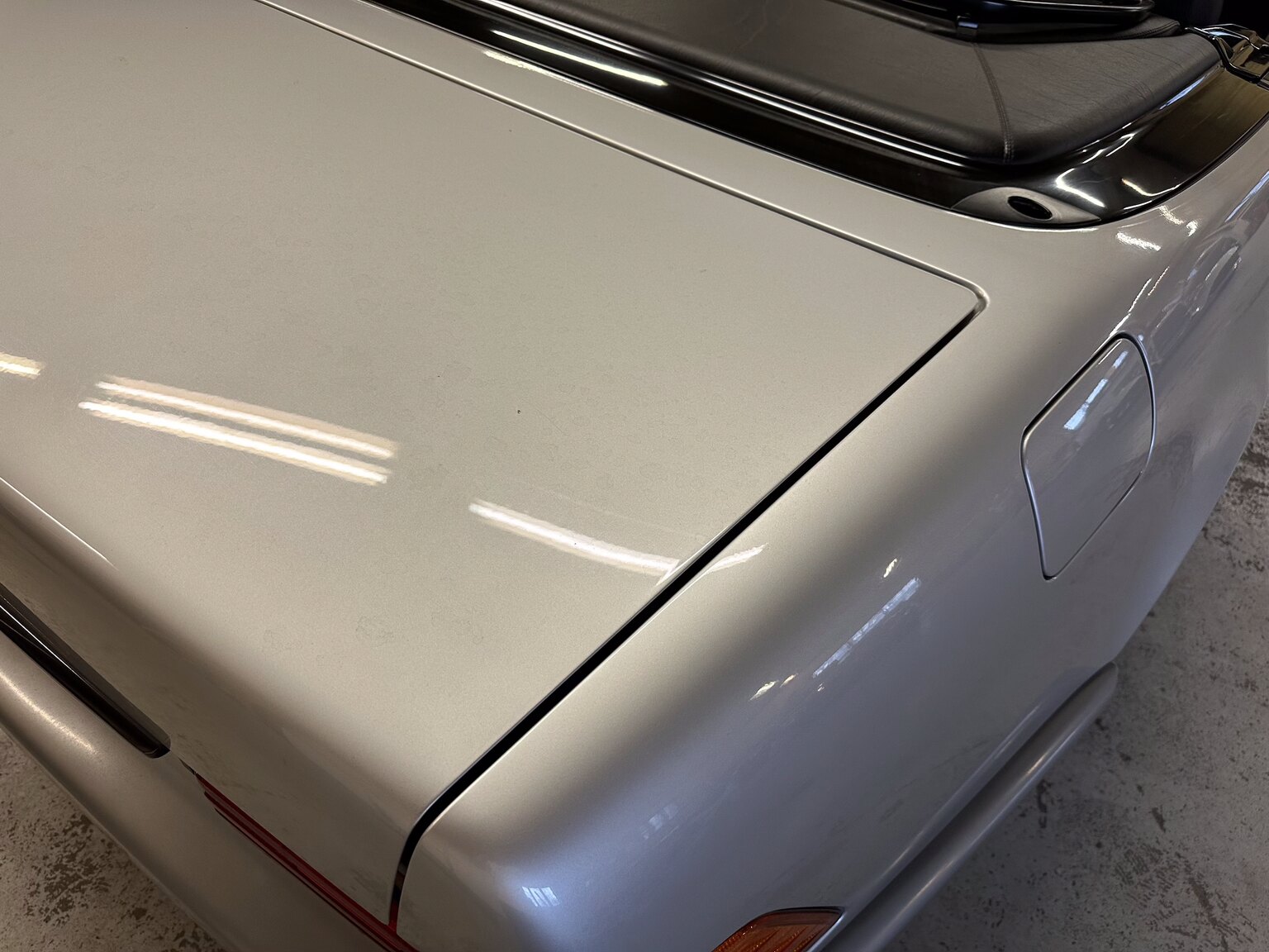 Exterior image of 1993 Mercedes-Benz SL 320