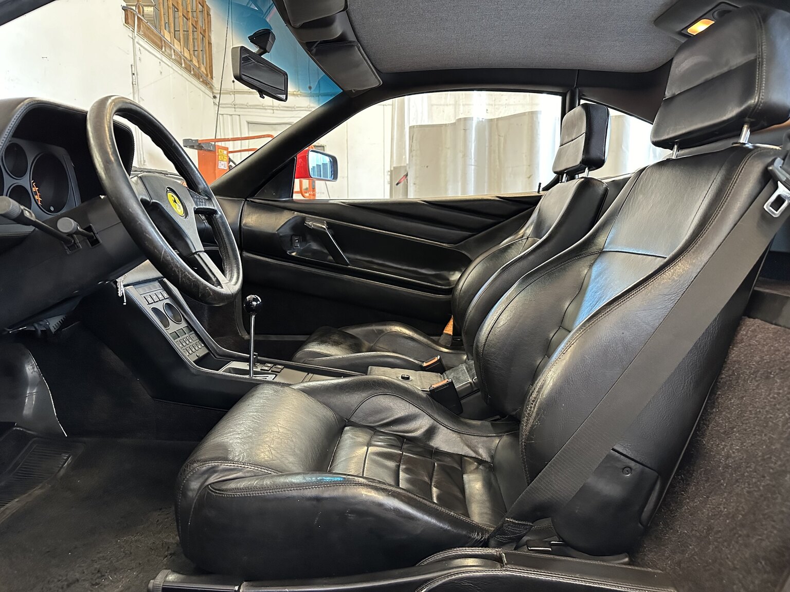 Interior image of 1990 Ferrari 348 (2)