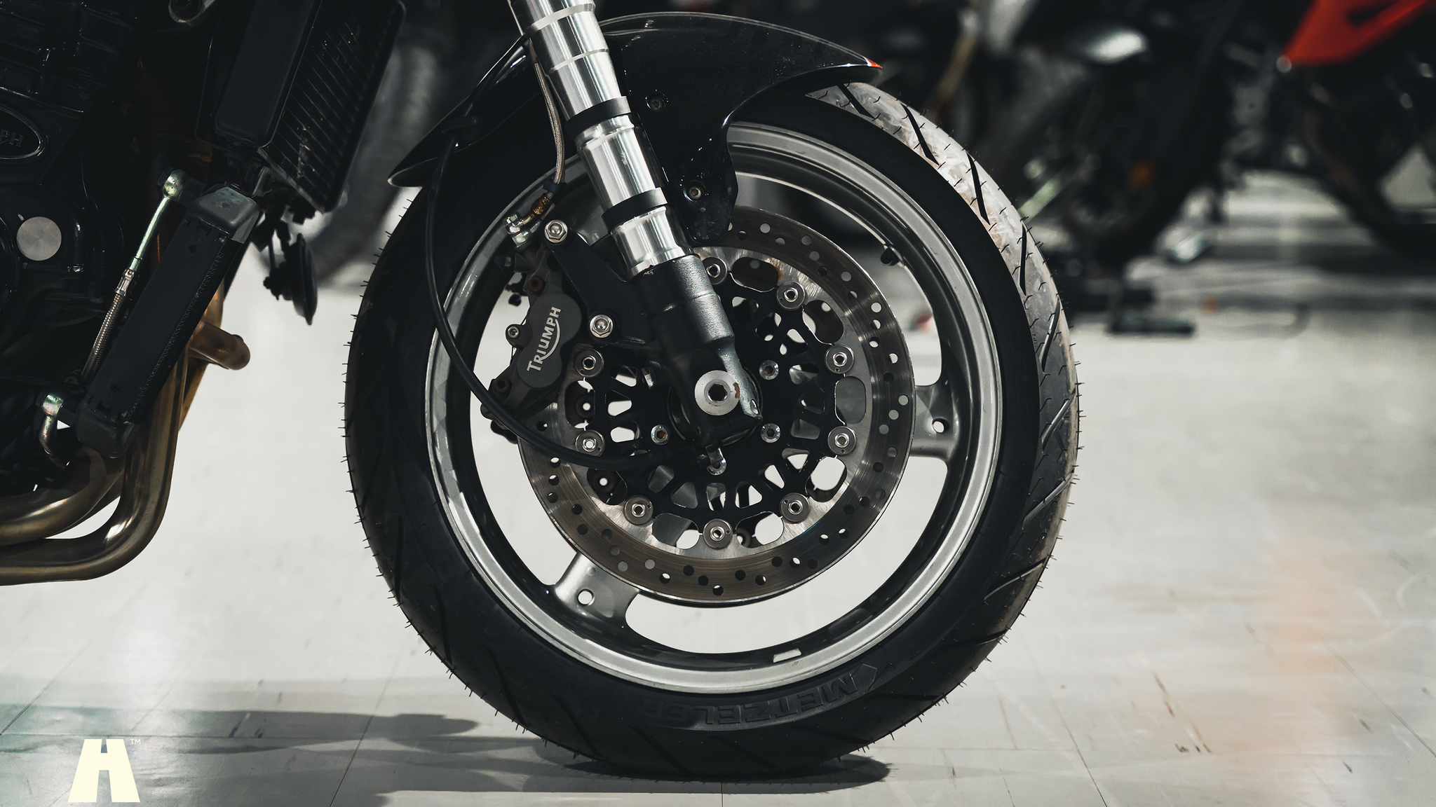 Exterior image of 2001 Triumph Speed Triple (42)