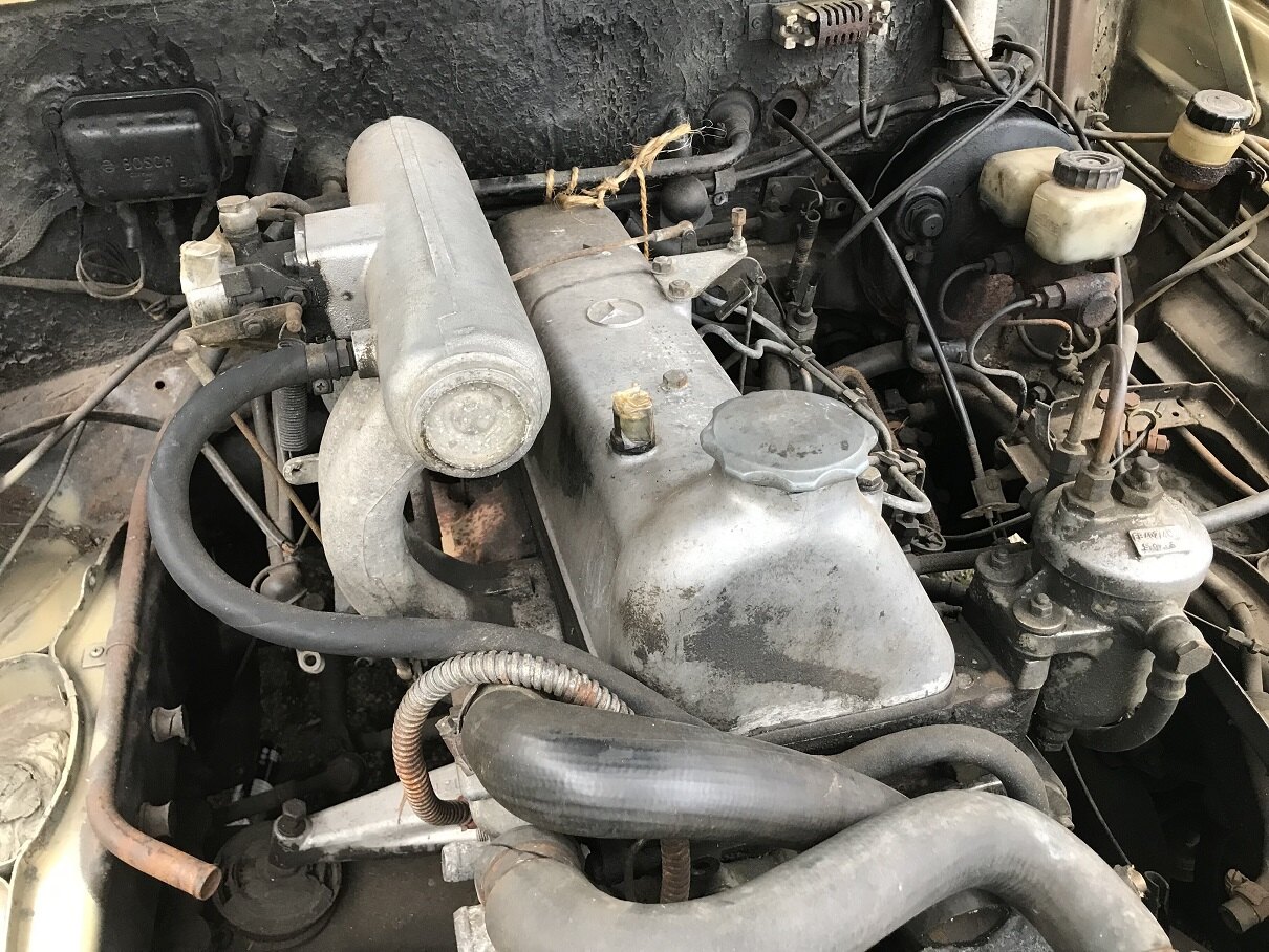 Image of 1965 Mercedes Benz 190 DC Safari mechanics