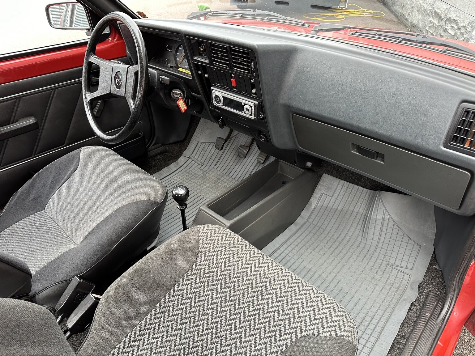 Innenraumfoto von 1983 Opel Kadett (26)