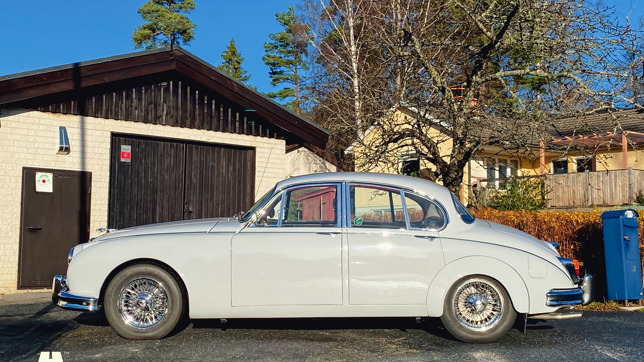 Exterior image of 1961 Jaguar Mark 2