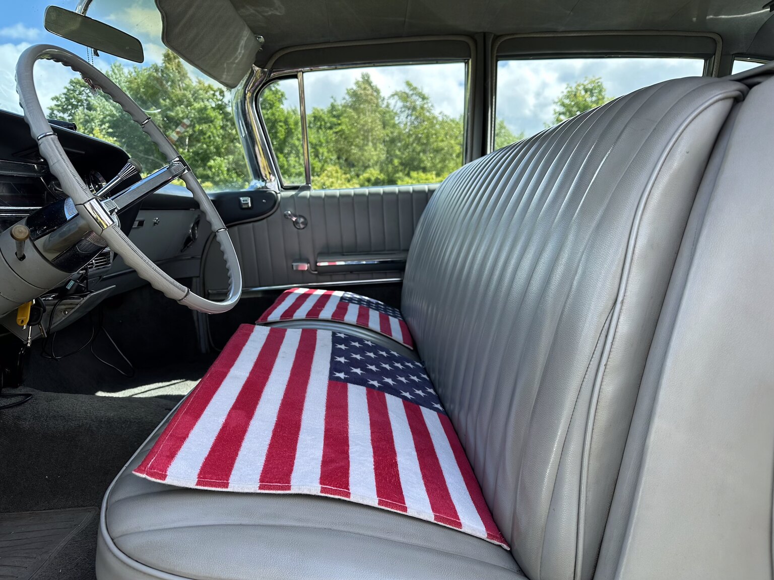 Innenraumfoto von 1964 Cadillac Fleetwood Seventy-Five Limousine (2)