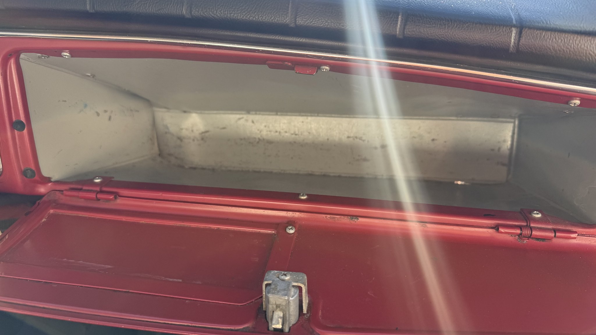 Interior image of 1960 Saab 96 (31)