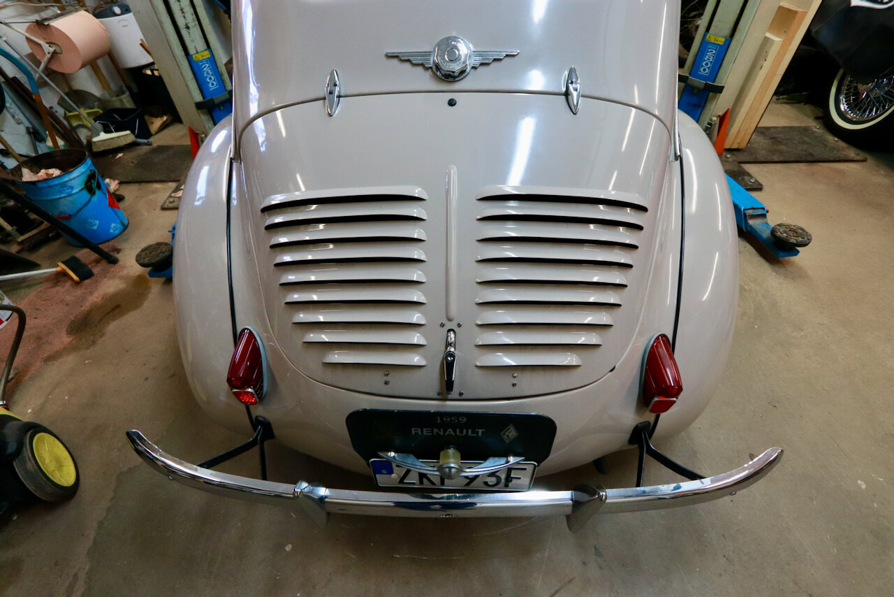 Exterior image of 1959 Renault 4CV