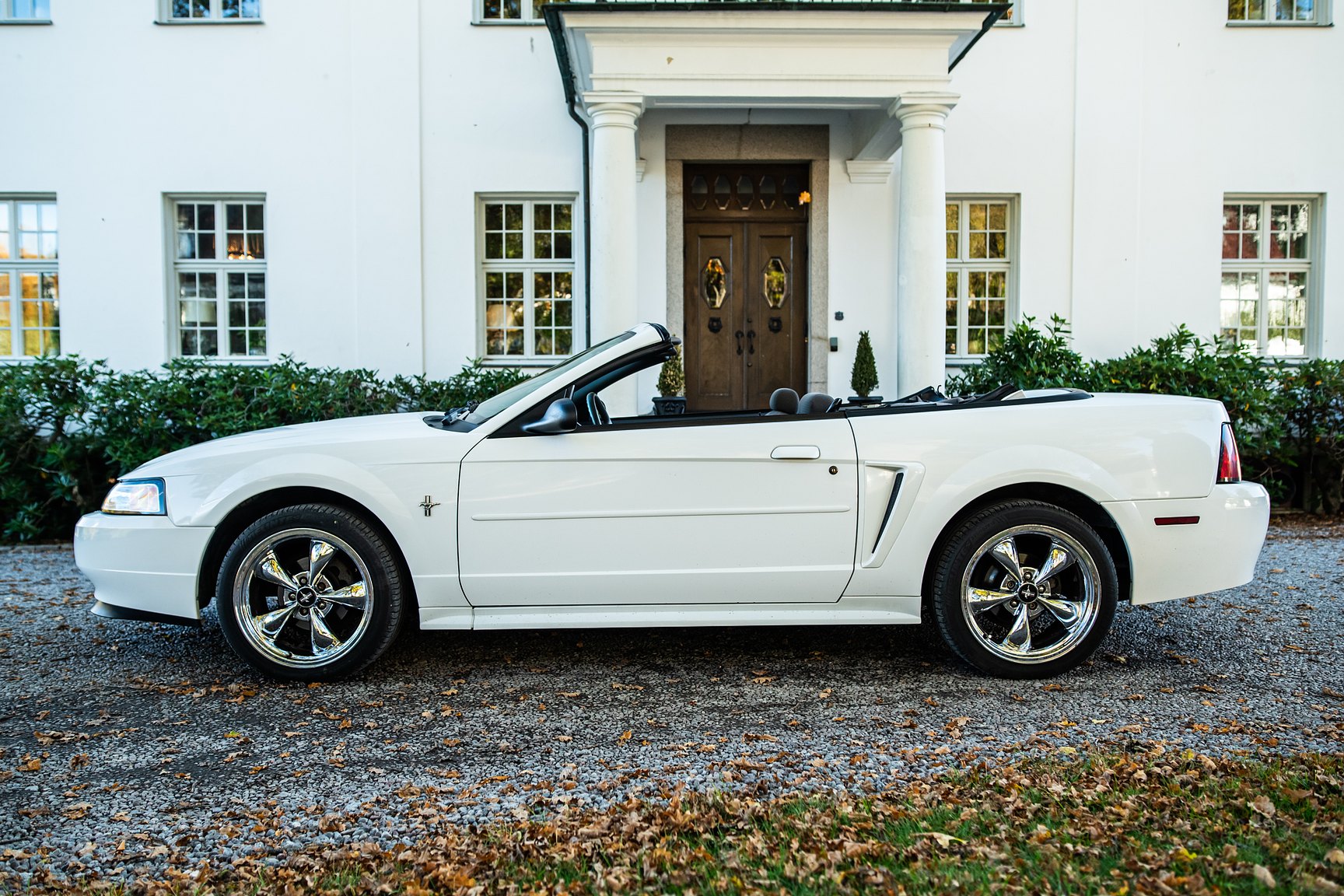 Exteriörbild på 2000 Ford Mustang Convertible 3.8 V6 Automat