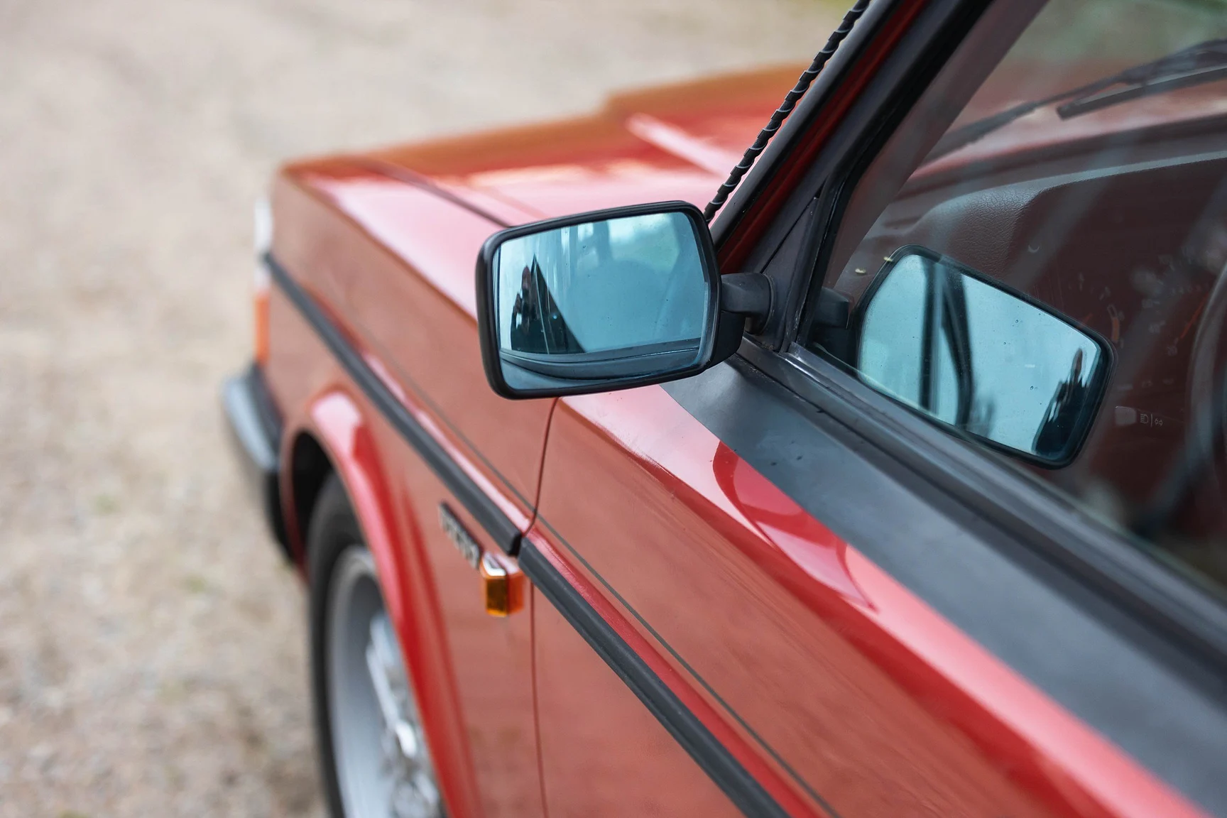 Exteriörbild på 1984 Volvo 244 Turbo (30)