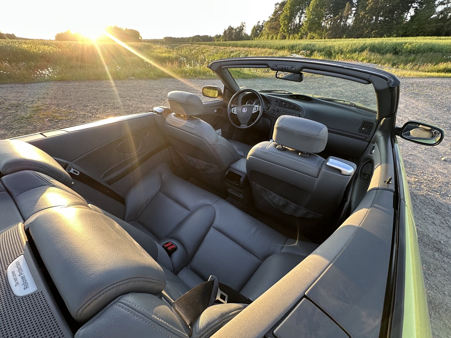 Interior image of 2004 SAAB 9.3 Aero Convertible 2.0T