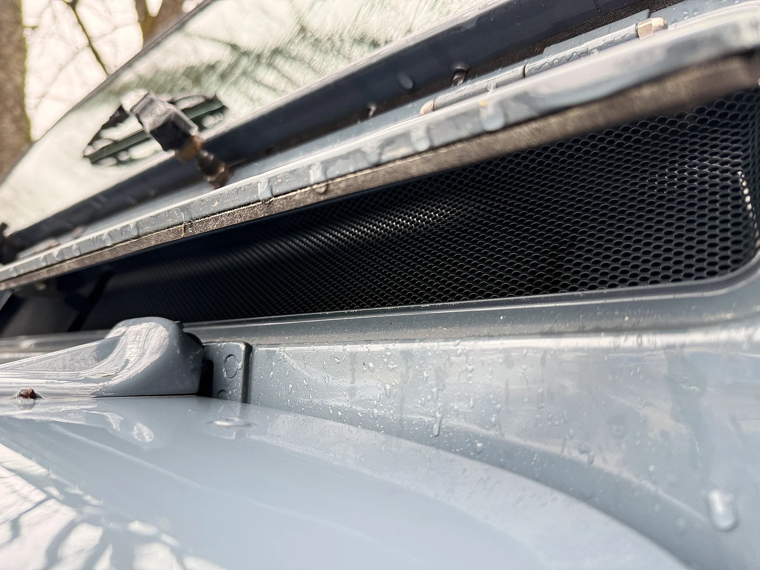 Exterior image of 2000 Land Rover Defender 110 C (47)