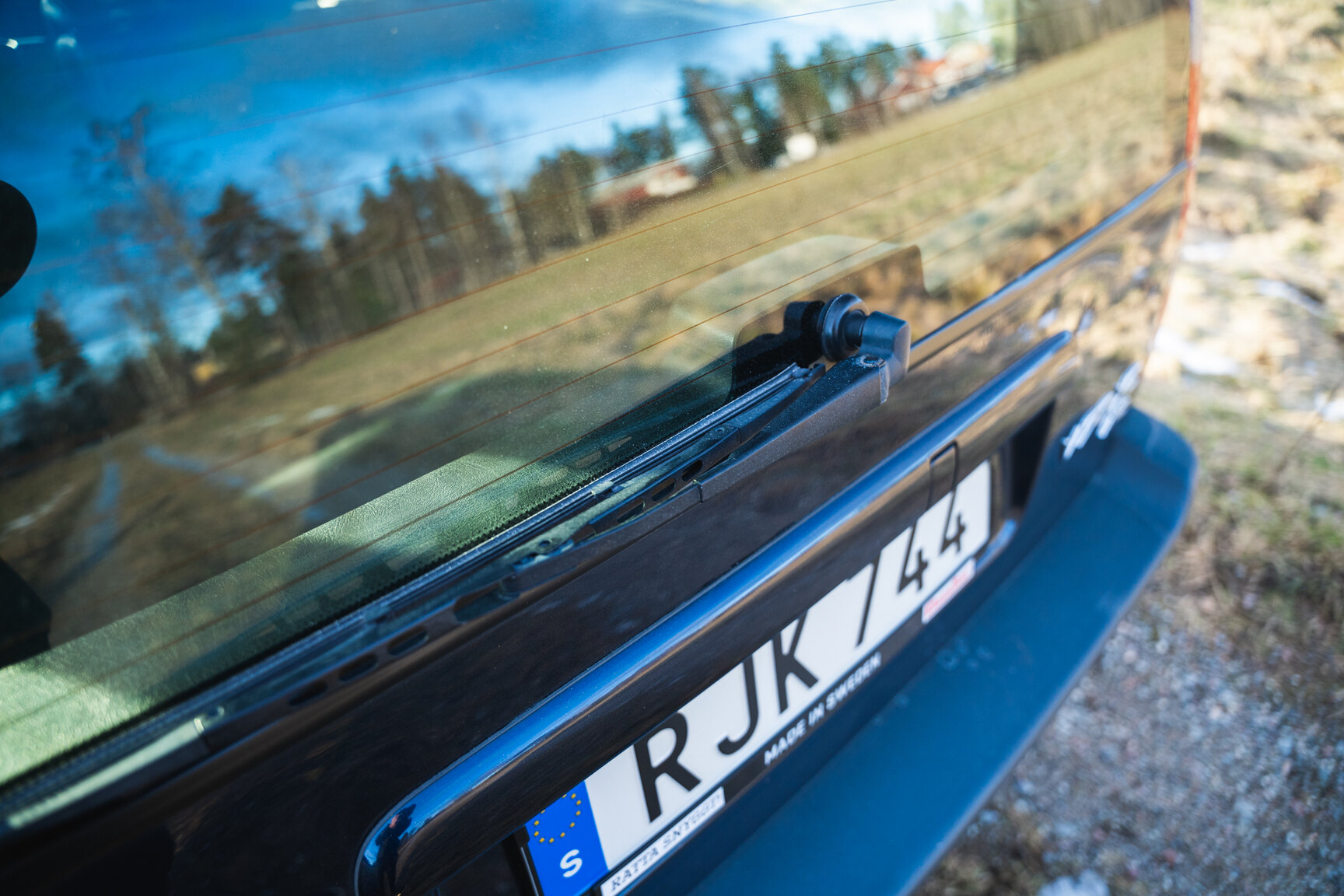 Exterior image of 2000 Volvo V70 XC