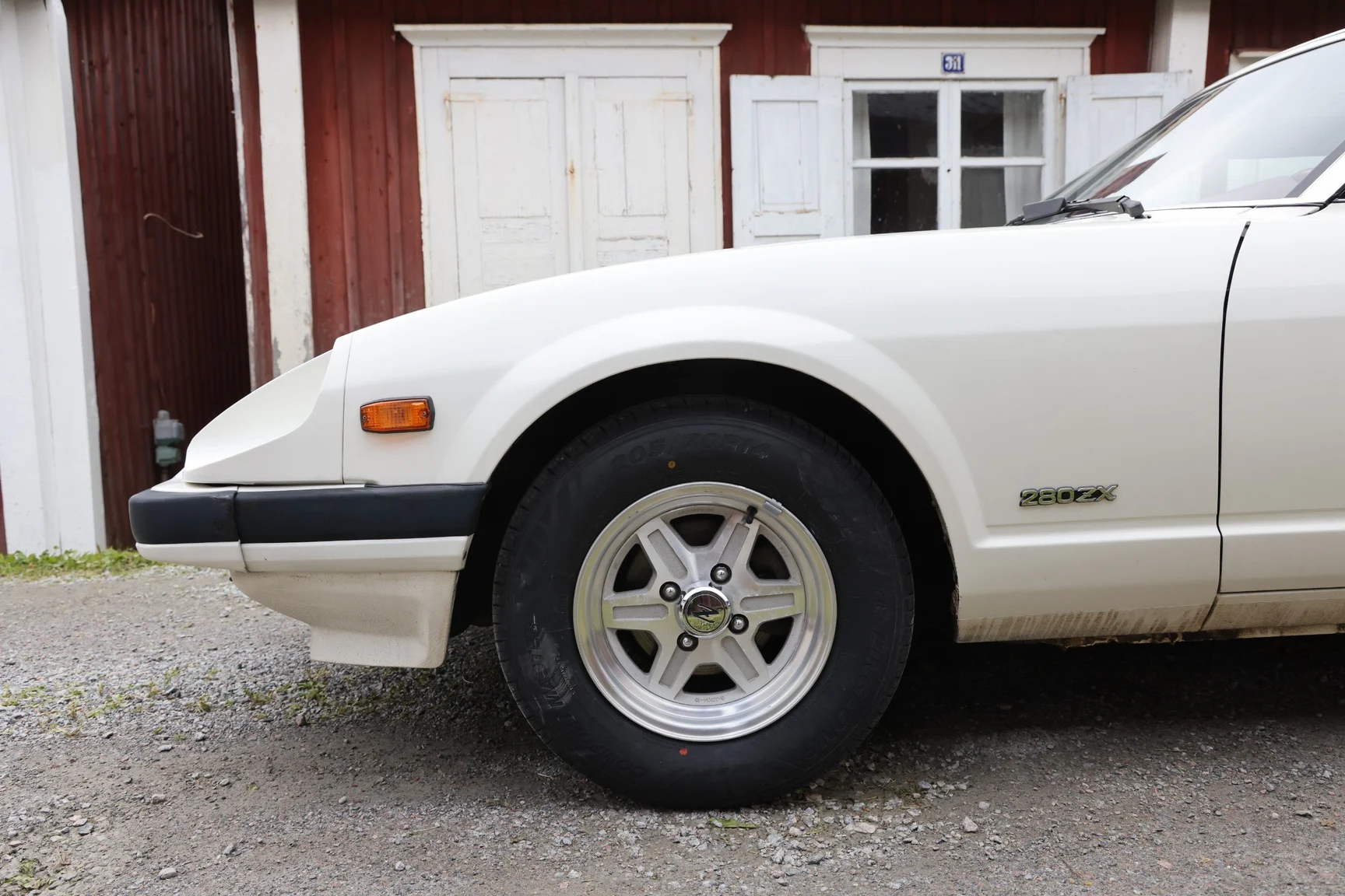 Exterior image of 1983 Datsun 280ZX (1)