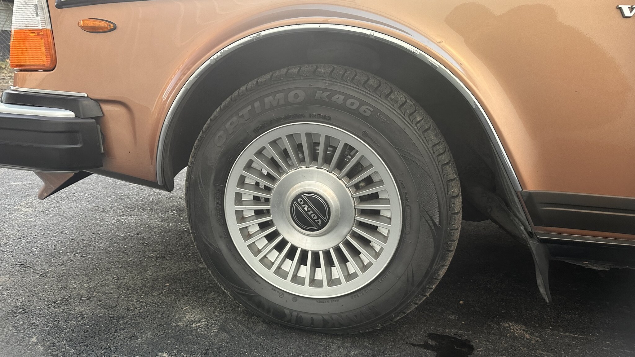 Exteriörbild på 1981 Volvo 244 GLE D6