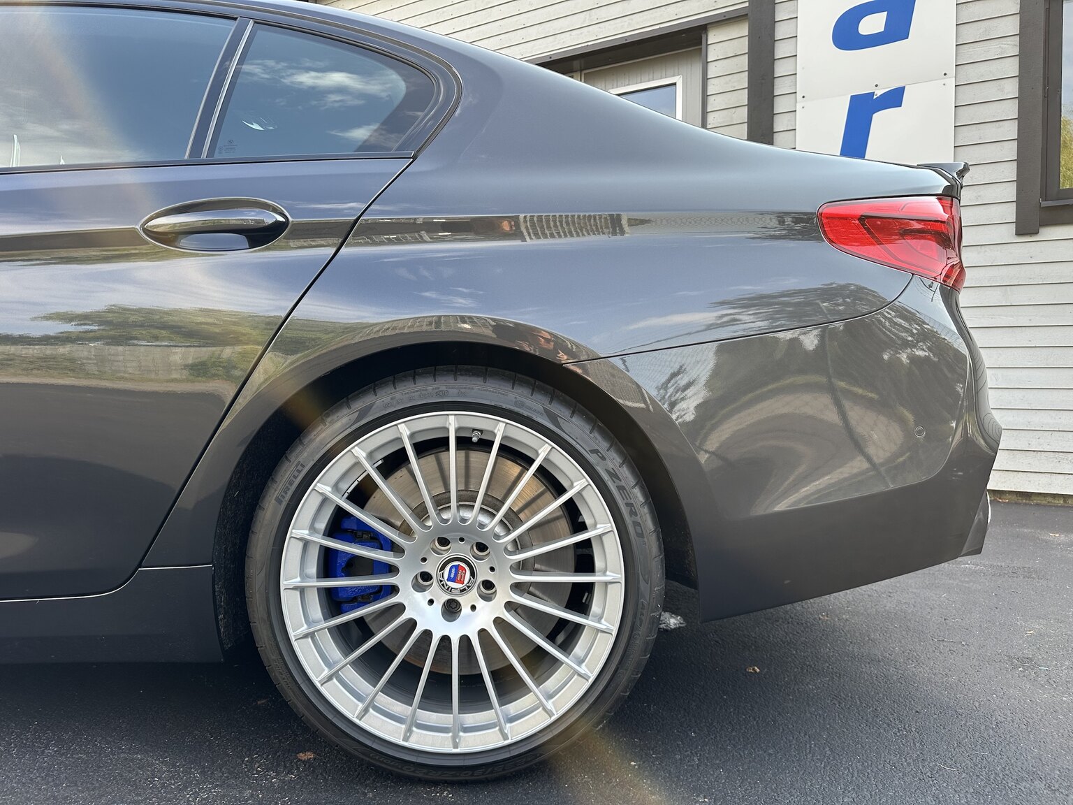 Exterior image of 2019 ALPINA B5 S Bi-Turbo Sedan ALLRAD