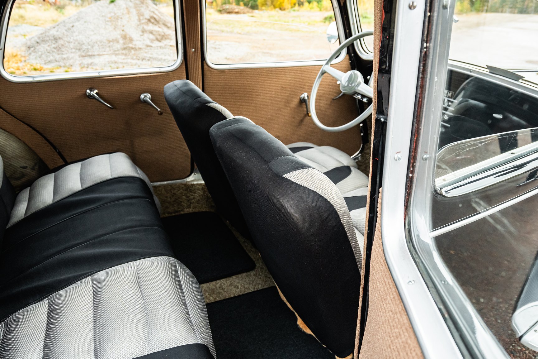 Interior image of 1951 Citroën Berline 11 Sport