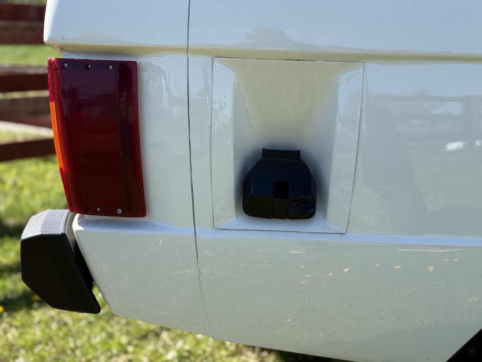 Exterior image of 1985 Land Rover Range Rover 3.5 V8