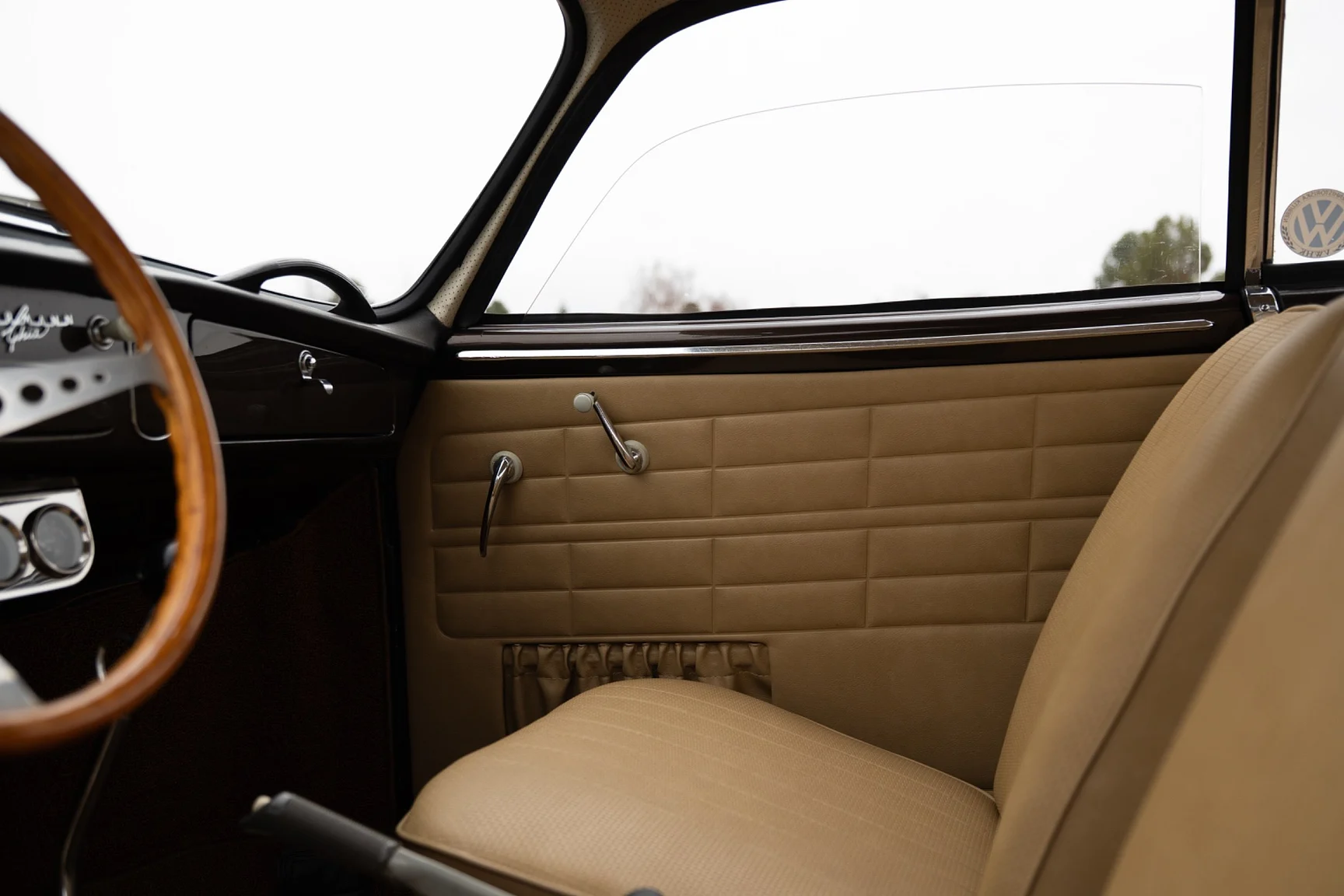 Innenraumfoto von 1962 Volkswagen 1200 Karmann Coupe (7)