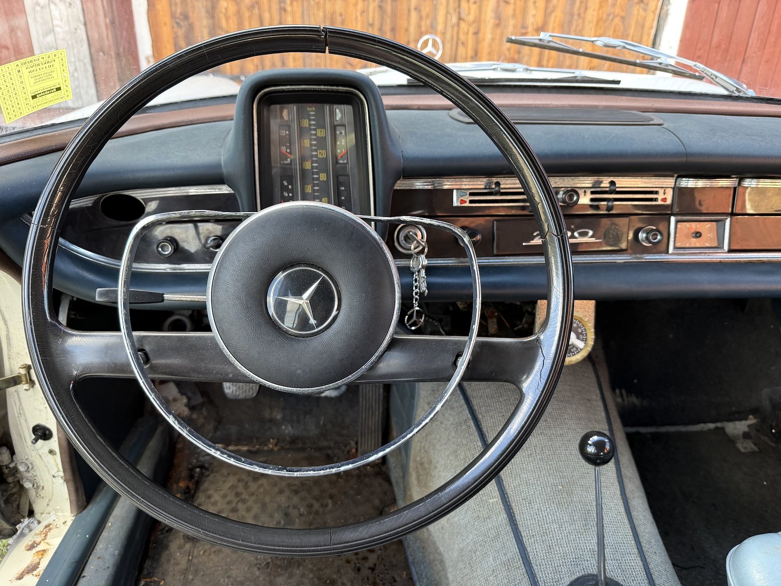 Interiörbild 1967 Mercedes-Benz 200