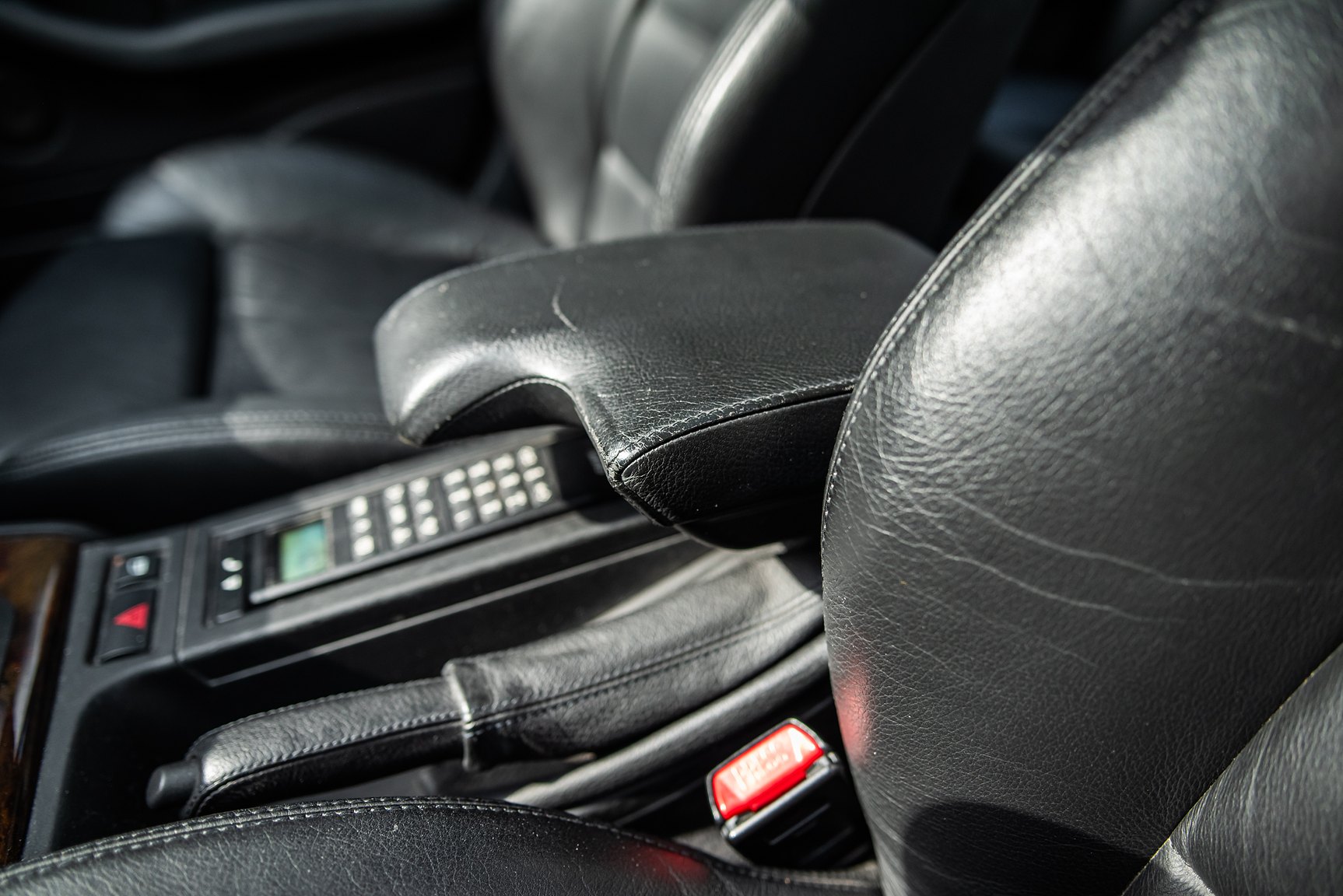 Interior image of 2001 BMW 330Xi