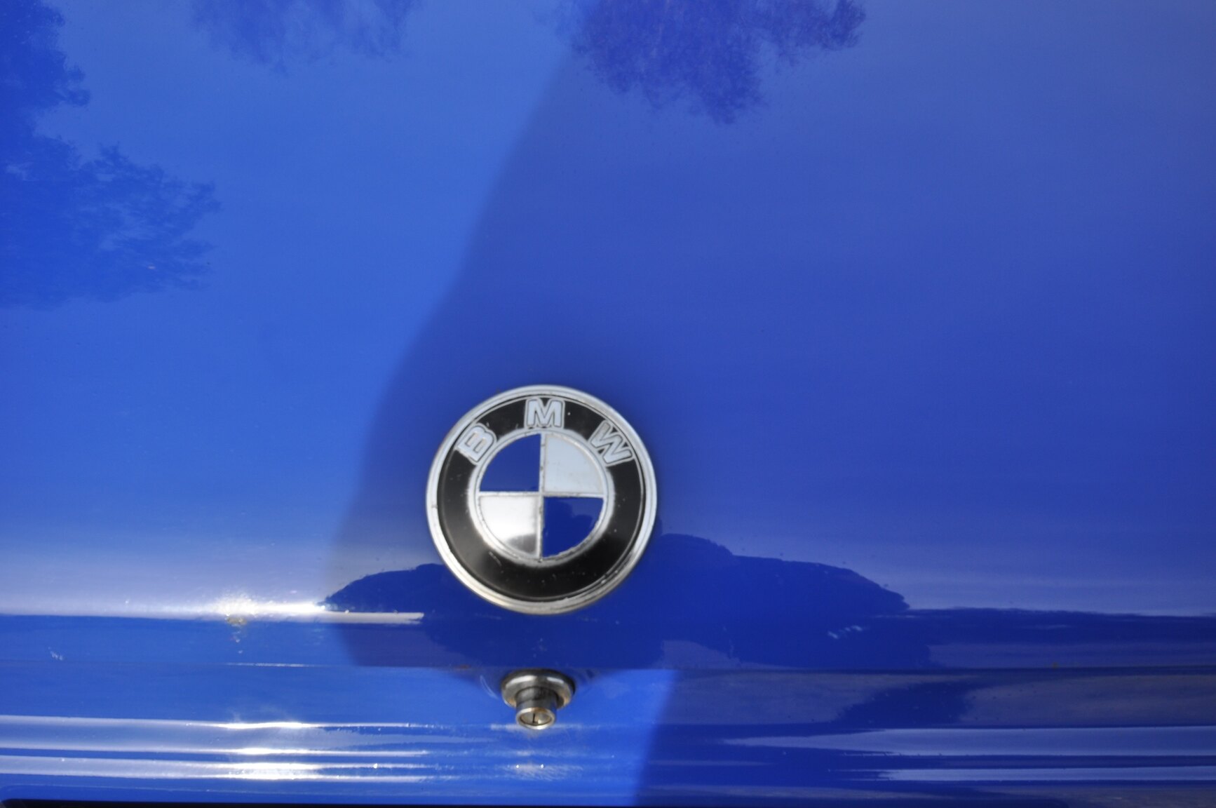 Exterior image of 1975 BMW 2002 Tii