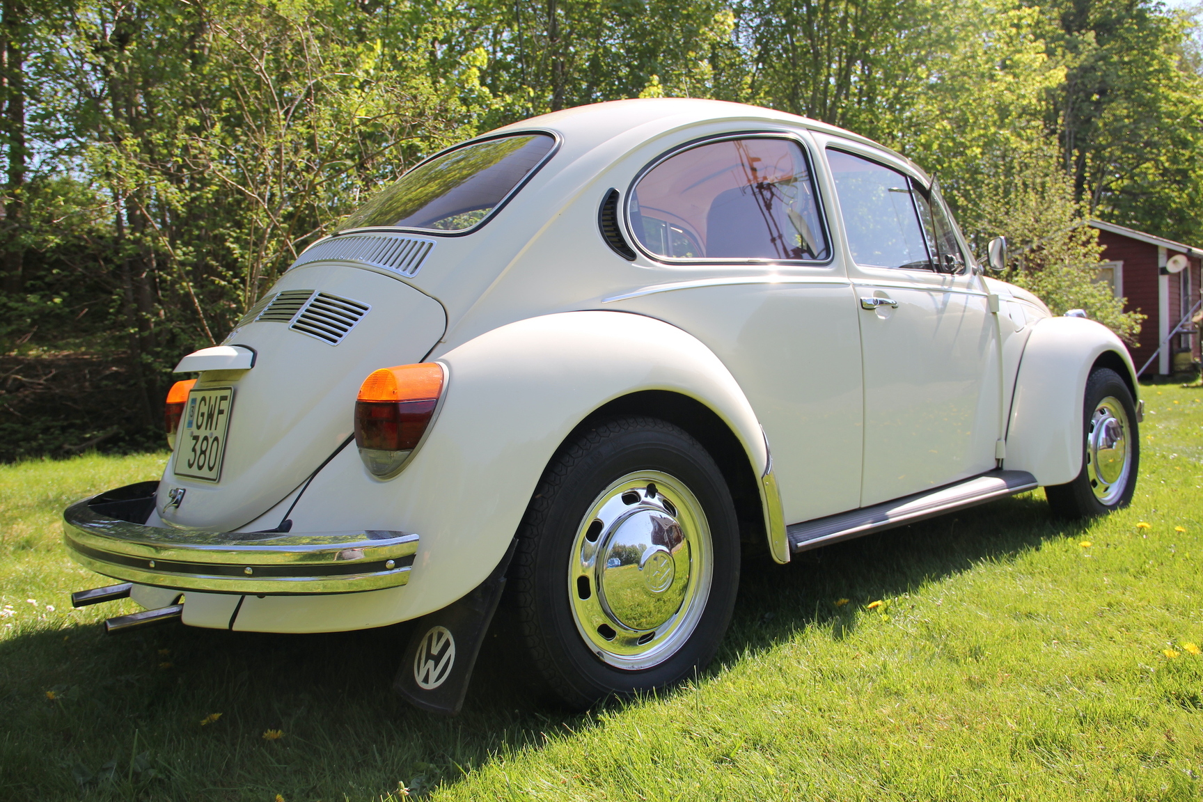 Exterior image of 1974 Volkswagen Beetle 1303 S (4)