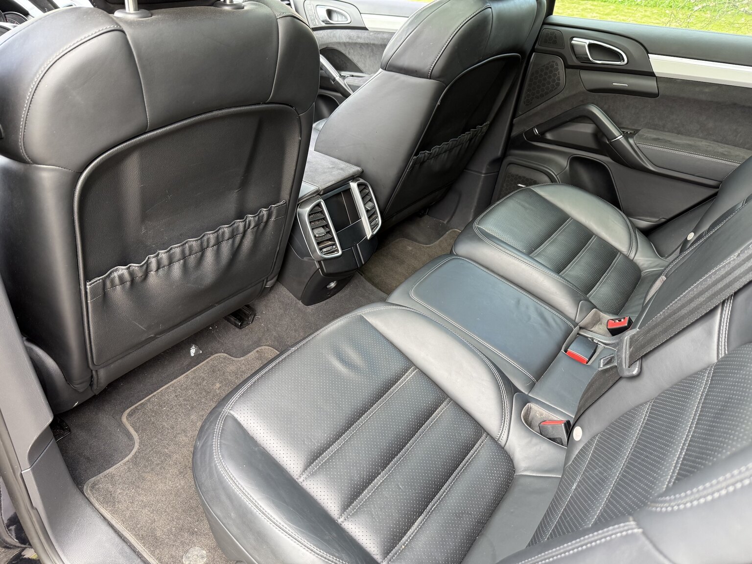 Interior image of 2013 Porsche Cayenne GTS
