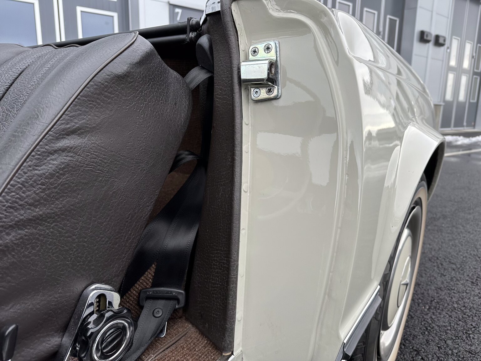 Interiörbild 1968 Mercedes Benz SL 280 Pagoda (7)