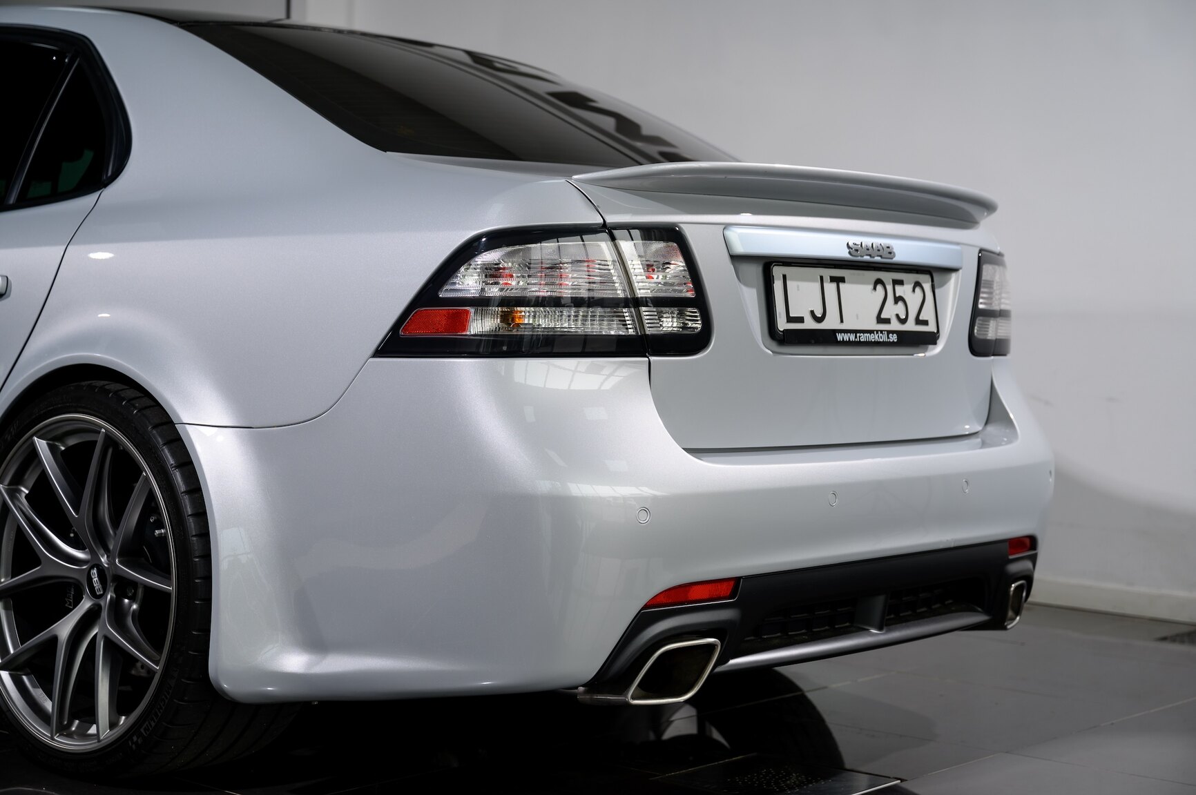 Exterior image of 2008 SAAB 9-3 Aero SportSedan Silver Beast SFRO