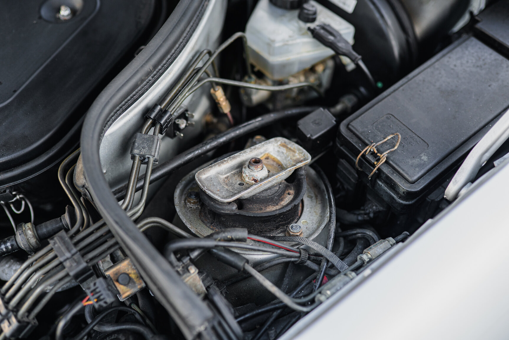 Image of 1992 Mercedes-Benz 300CE-24V mechanics