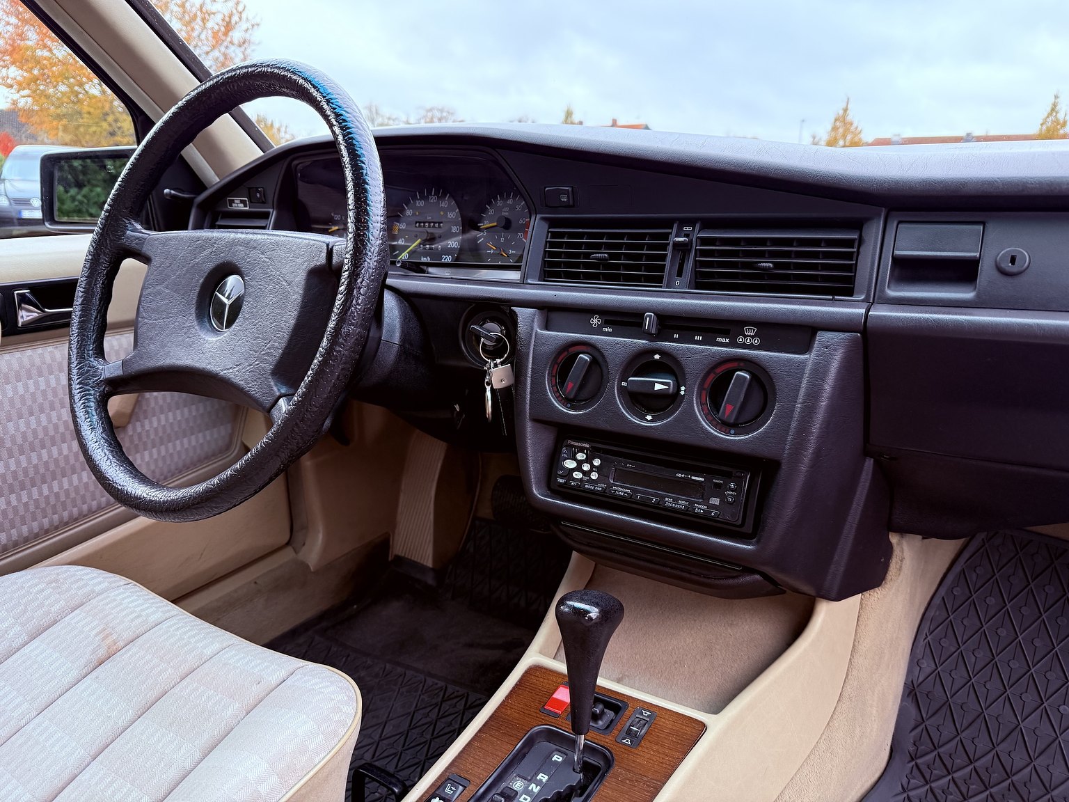 Interiörbild 1989 Mercedes-Benz 190 E