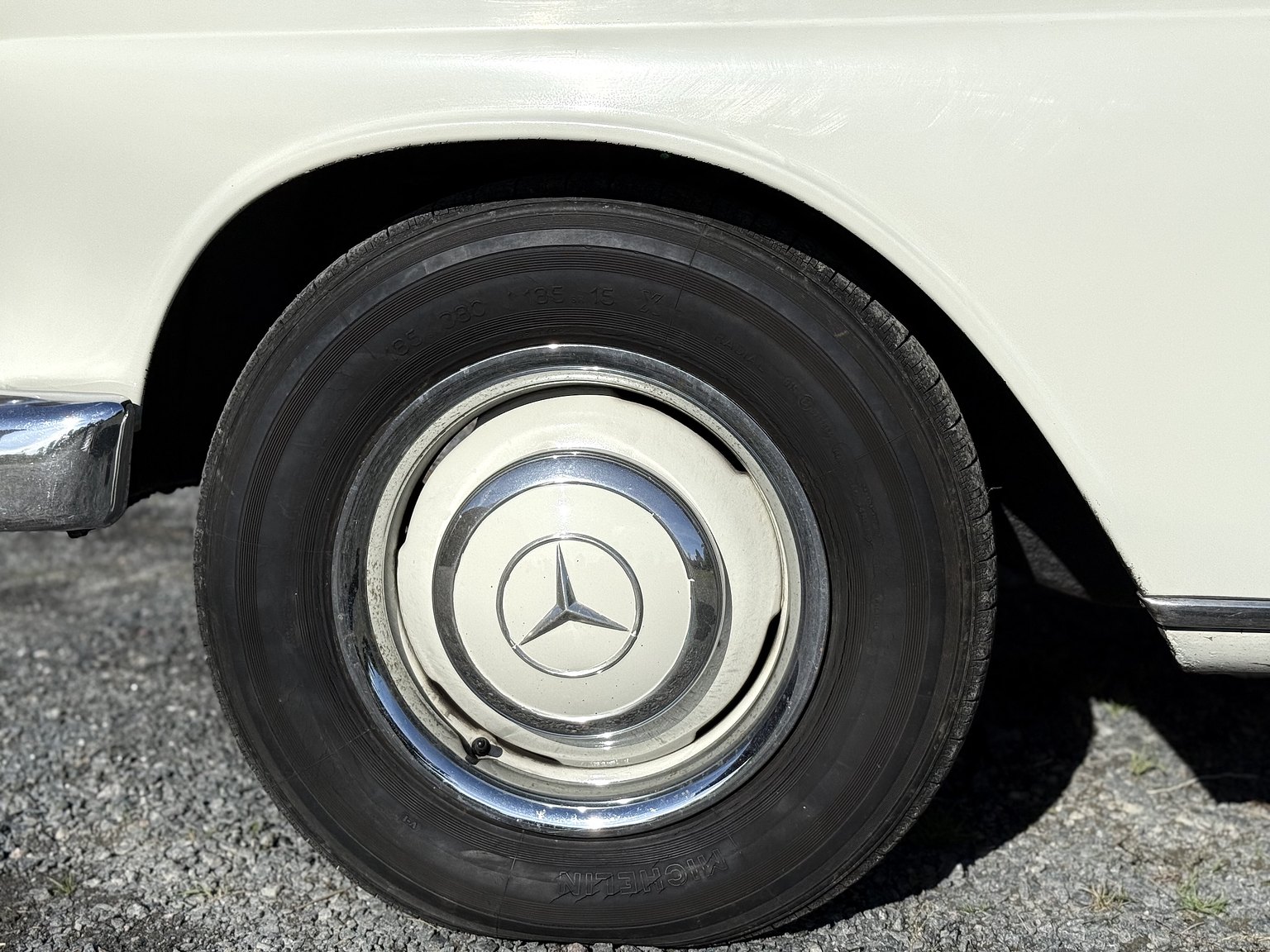 Exteriörbild på 1967 Mercedes-Benz 200D Safari