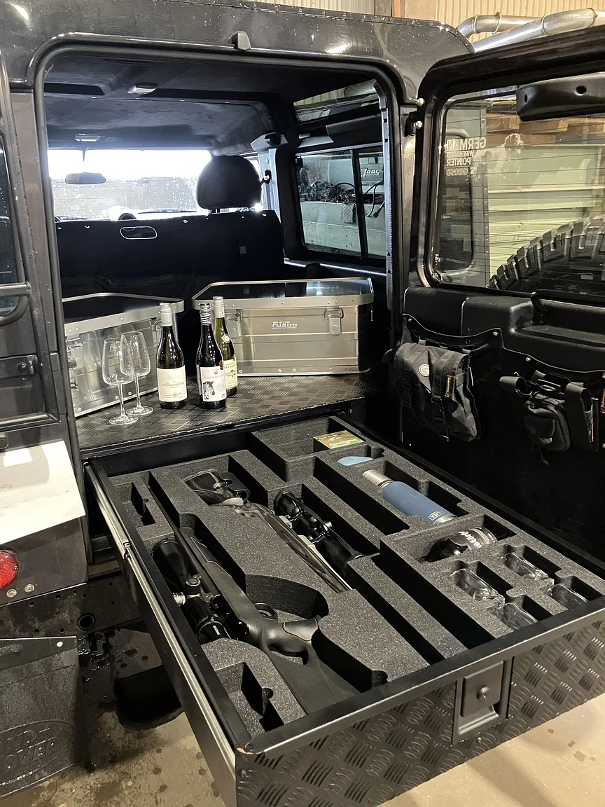 Innenraumfoto von 2015 Land Rover Defender 90 Special (33)