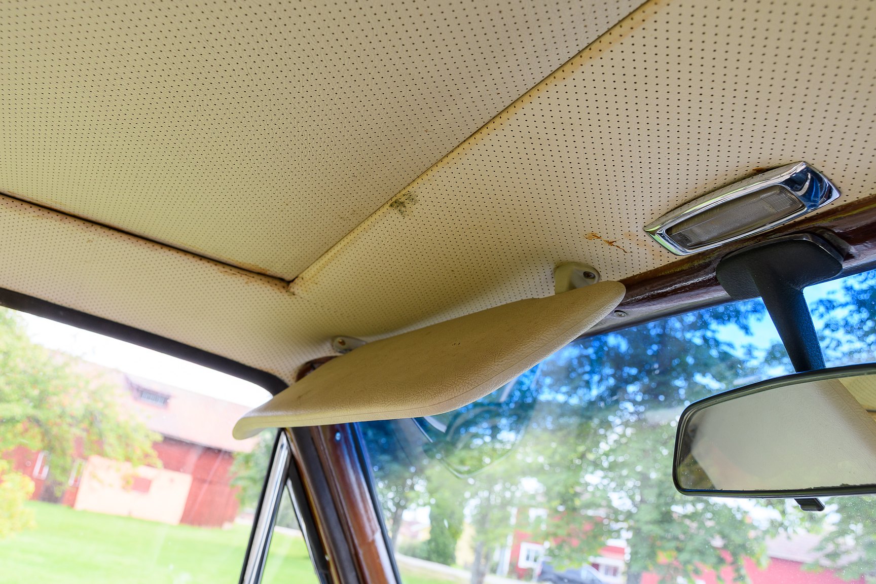 Interior image of 1969 Mercedes-Benz 300 SEL